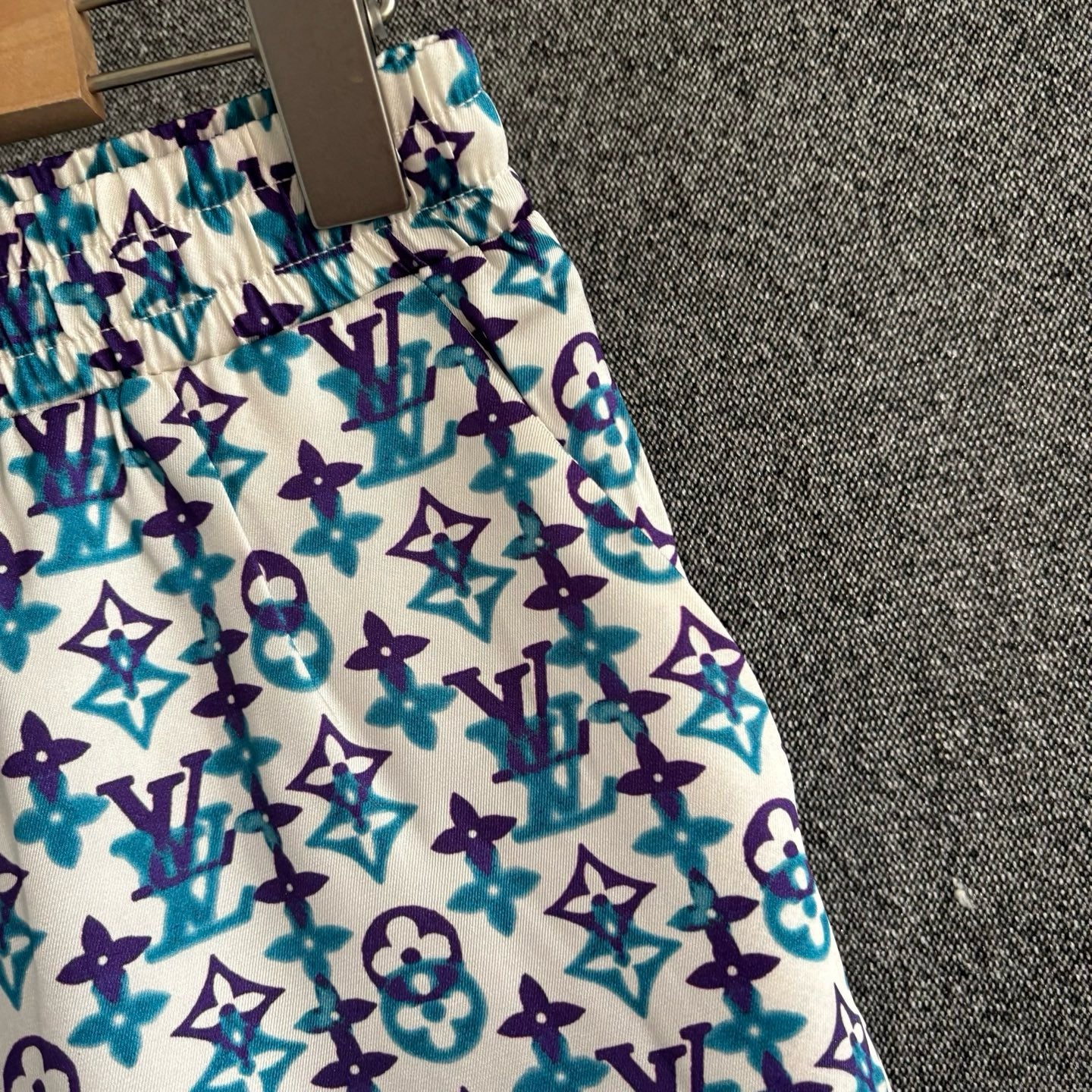 Multi-color Short