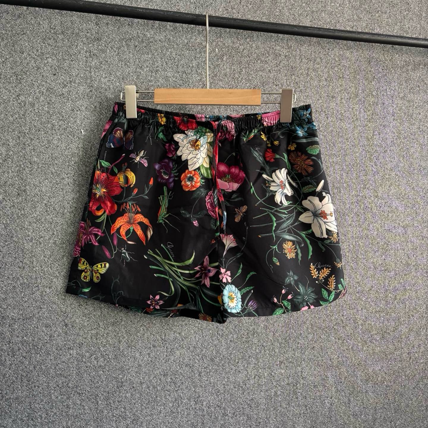 Multi-color Short