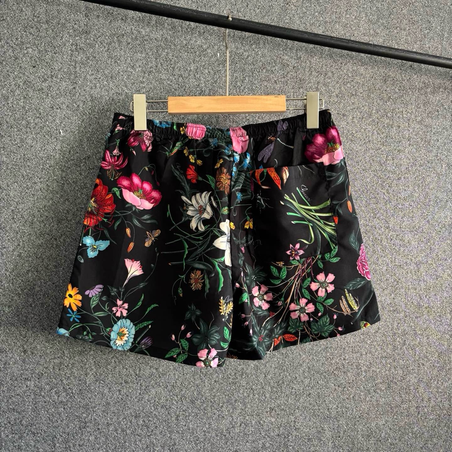 Multi-color Short