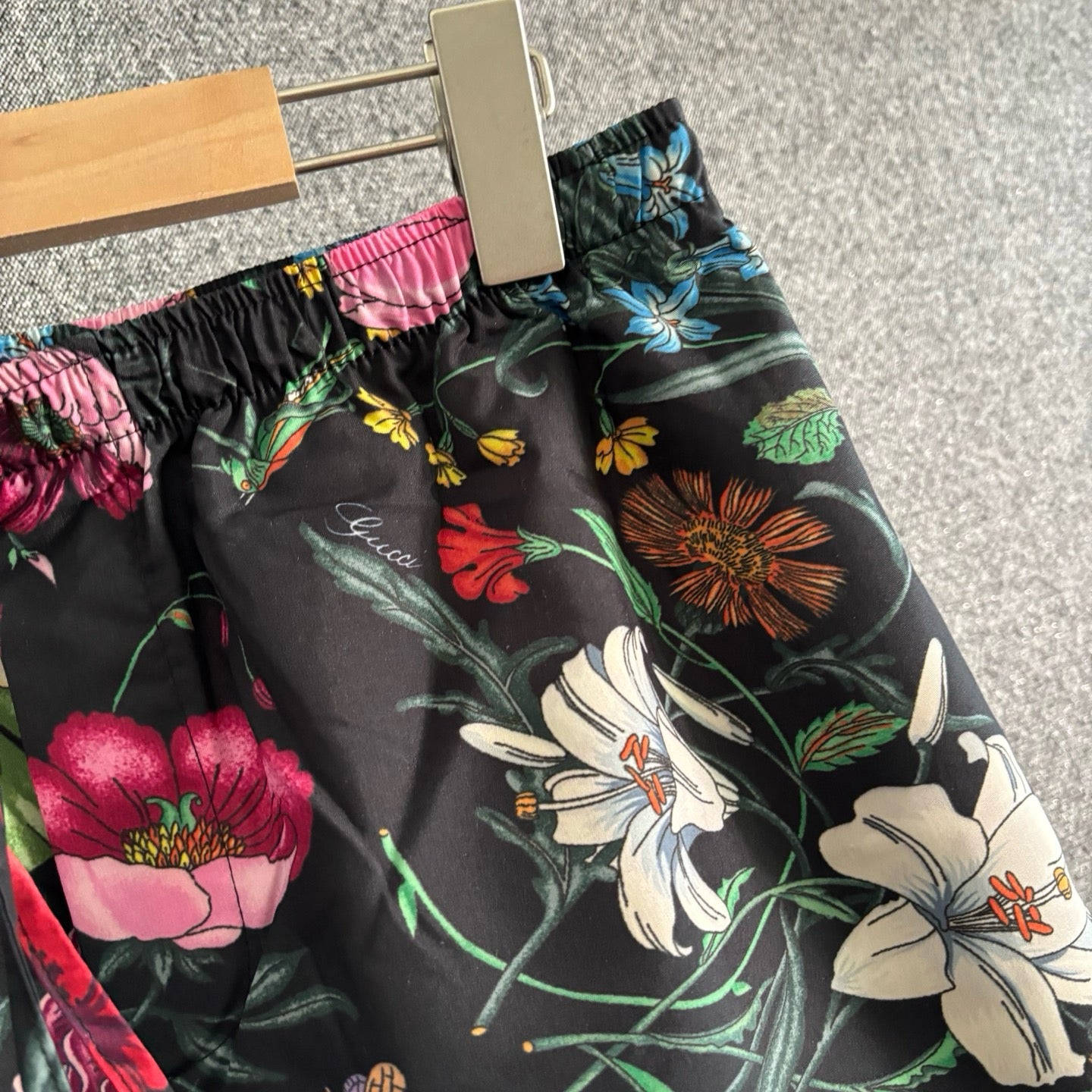 Multi-color Short