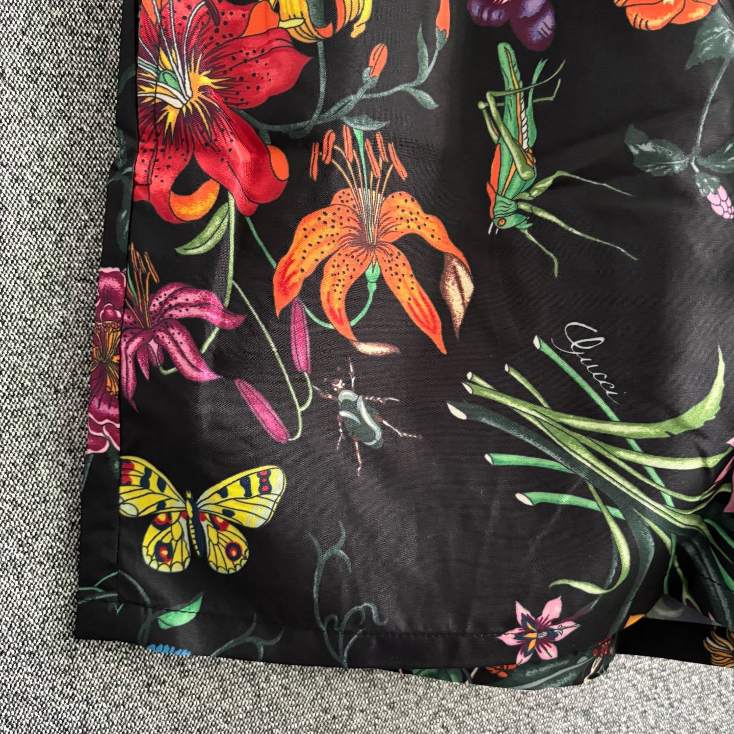 Multi-color Short