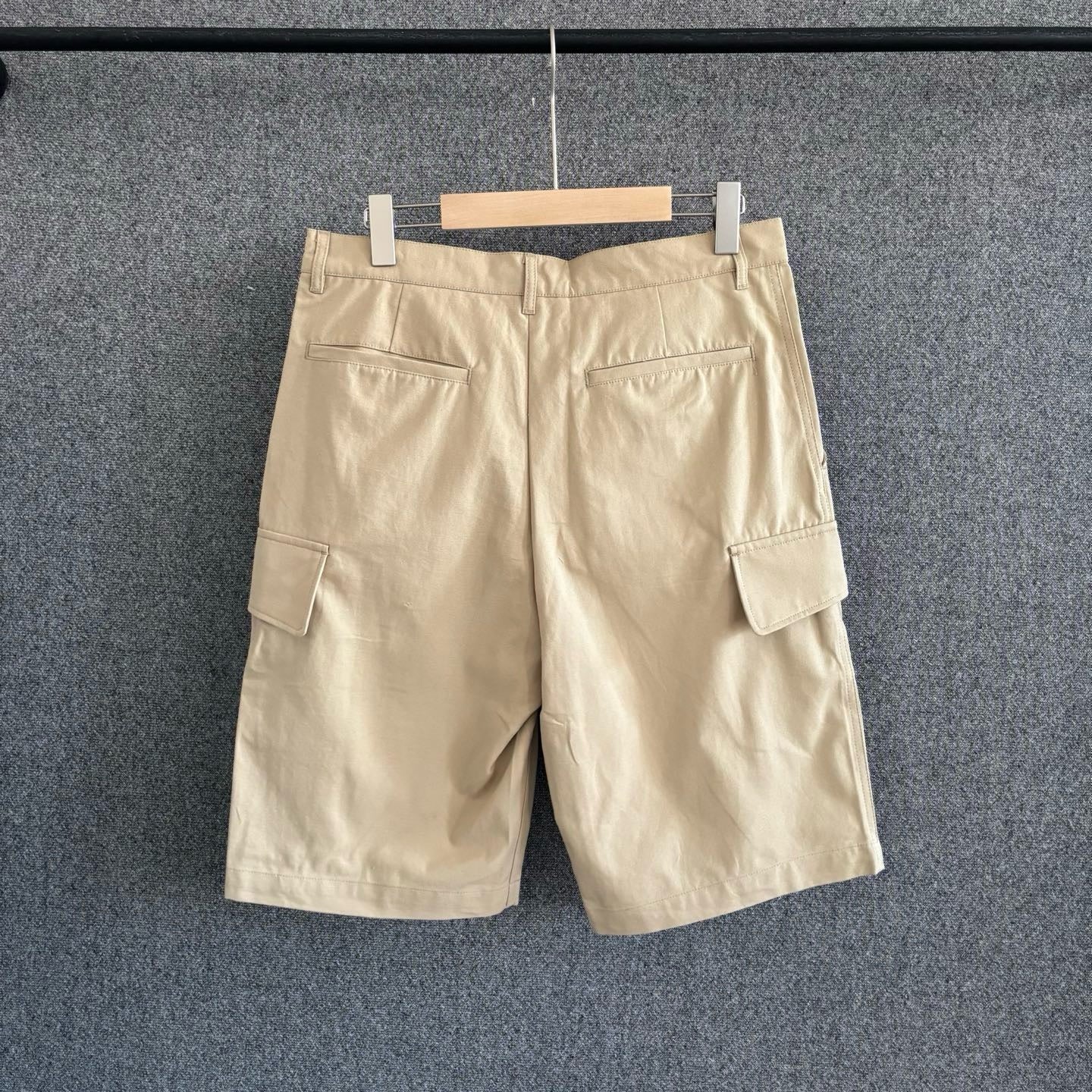 Beige and Saga green Short