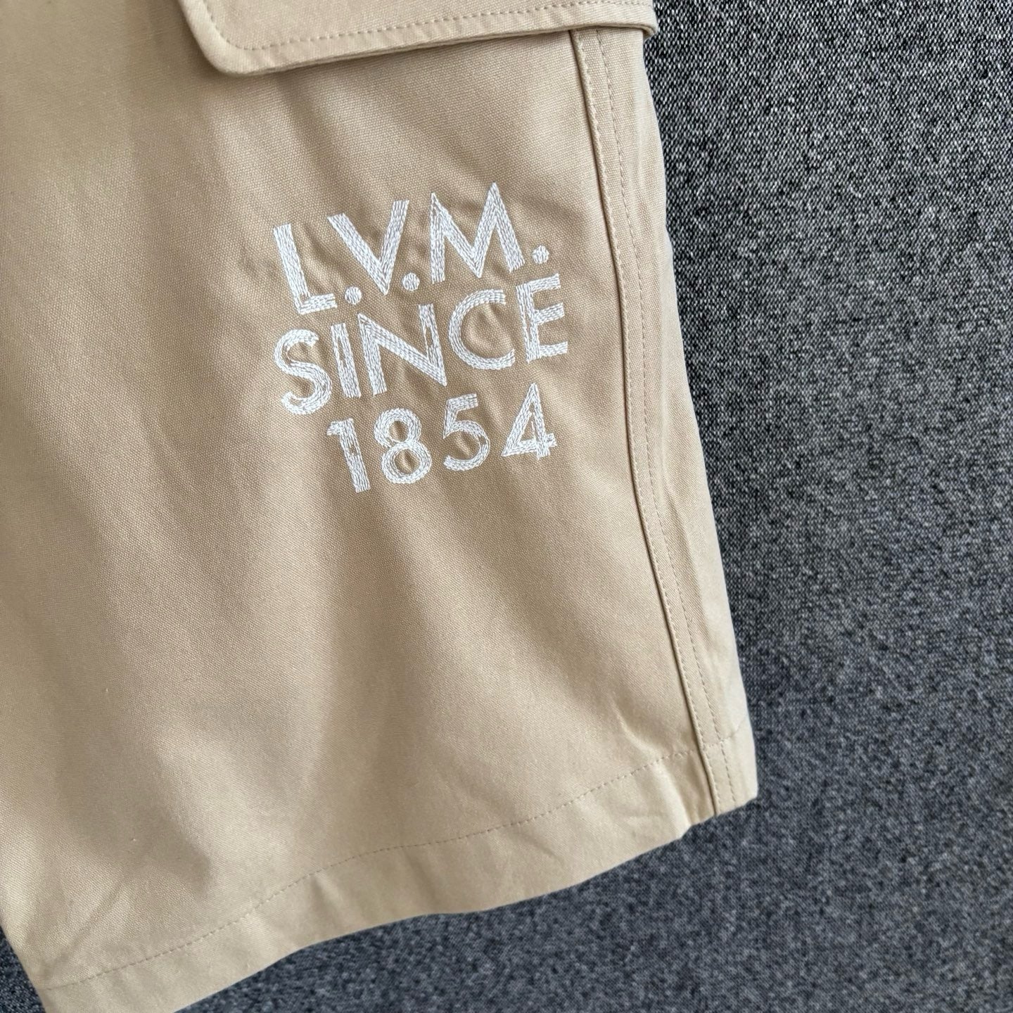 Beige and Saga green Short