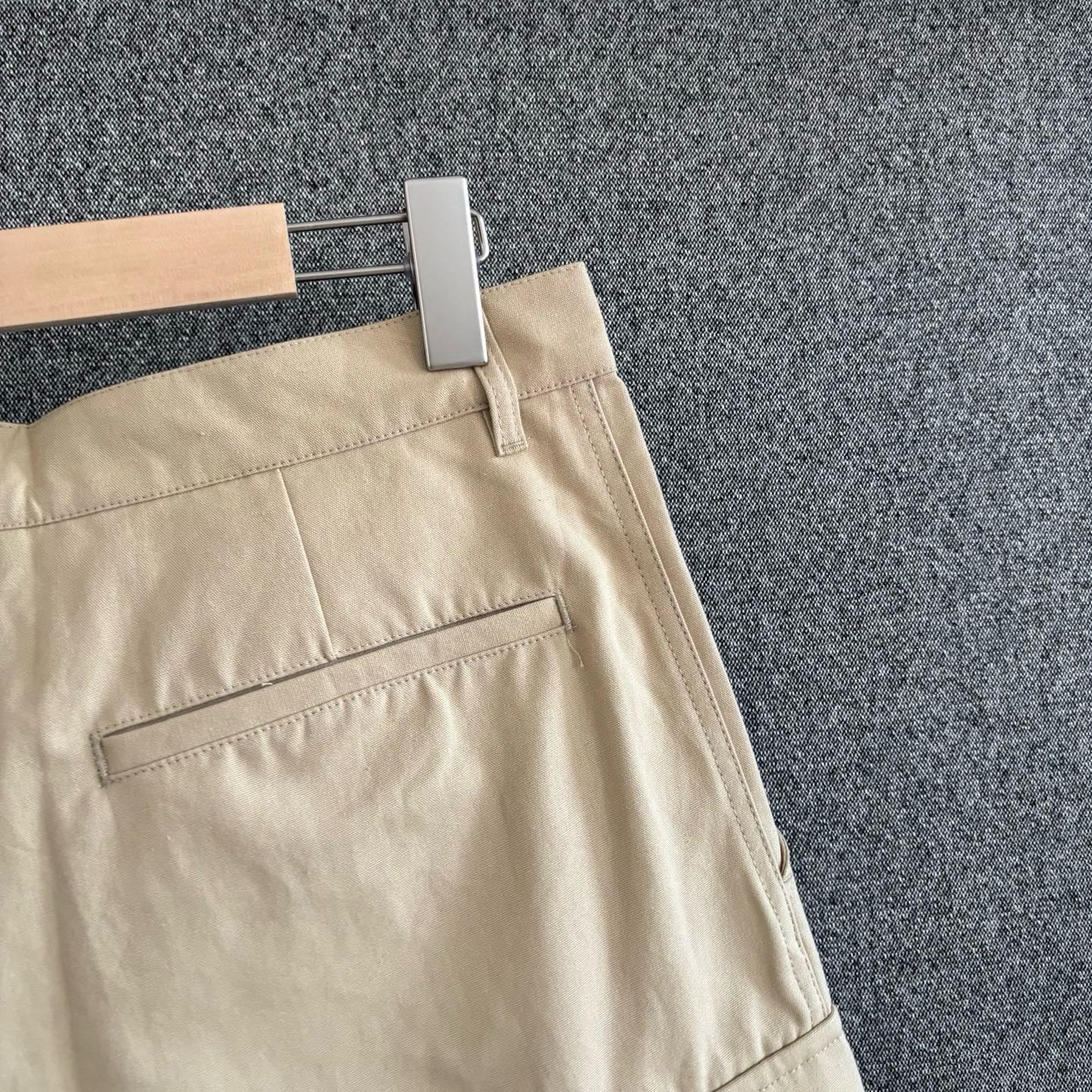 Beige and Saga green Short