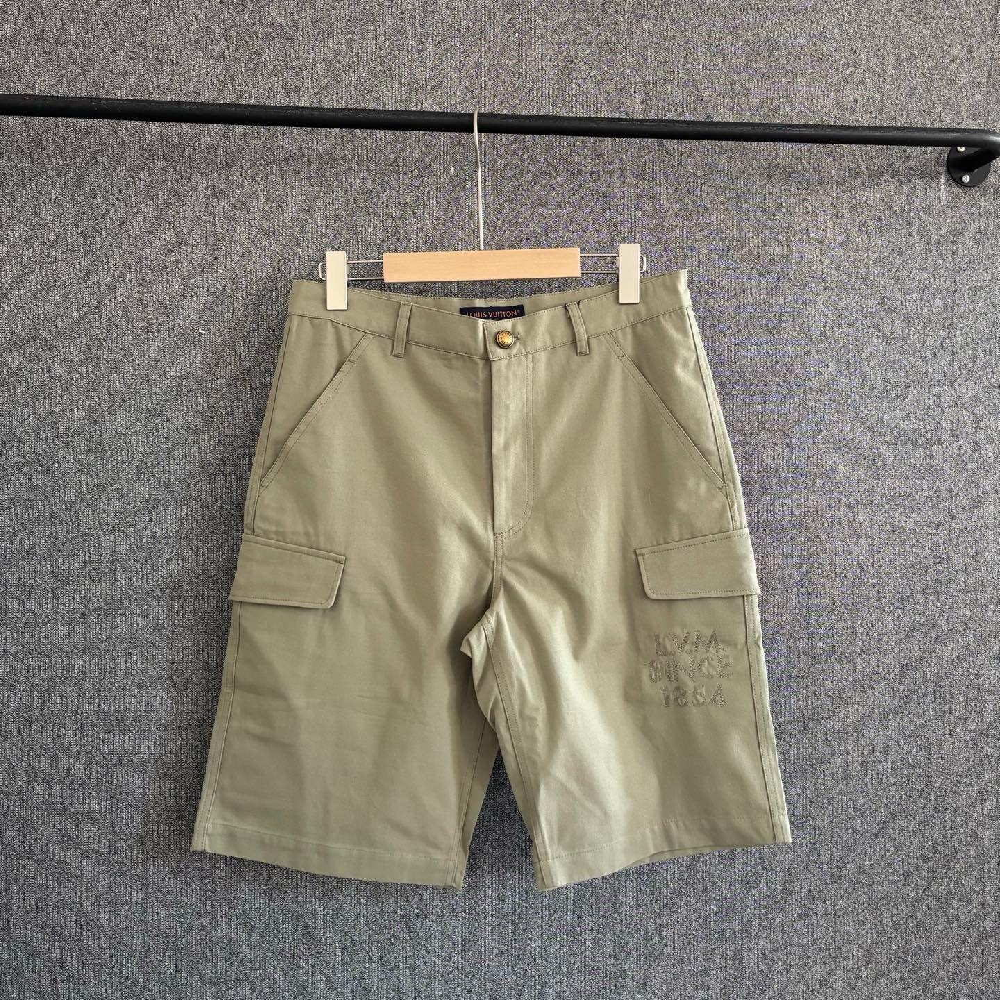 Beige and Saga green Short