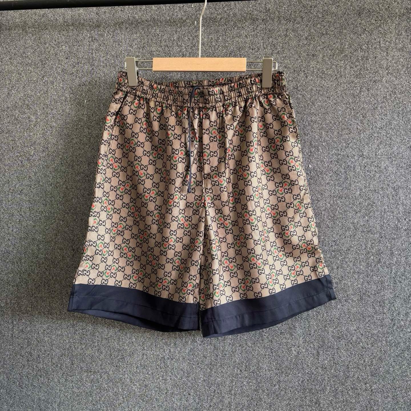 Multi-color Short
