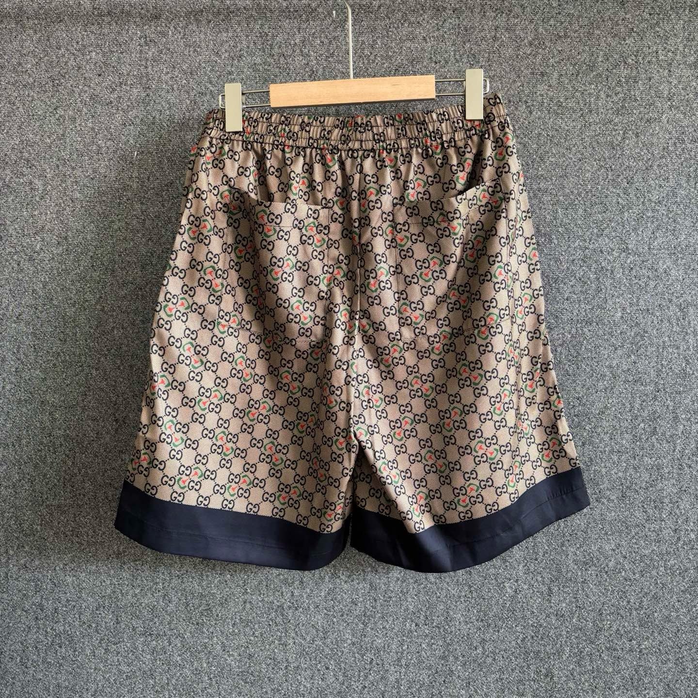 Multi-color Short