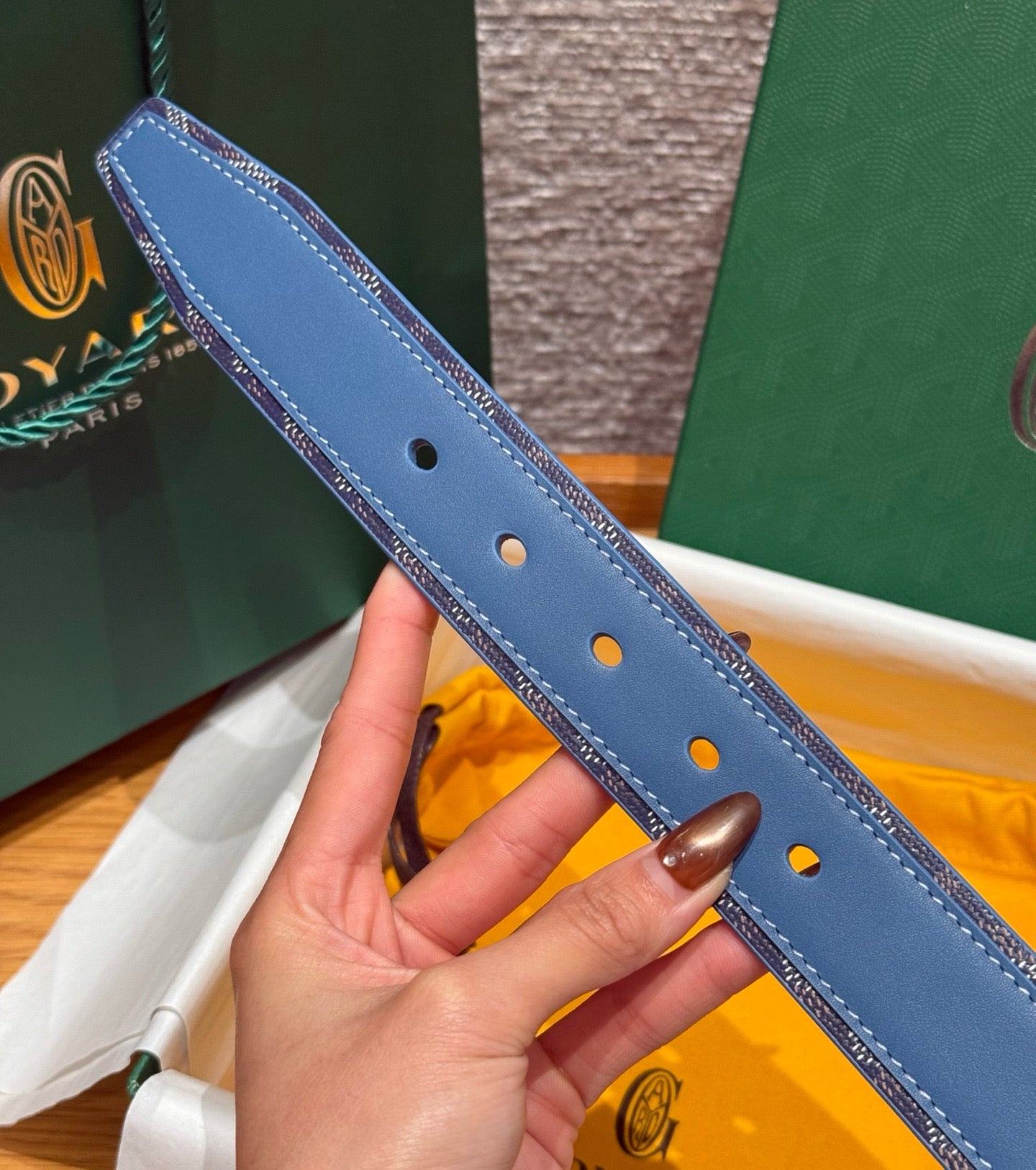 Mehrfarbiger Gürtel