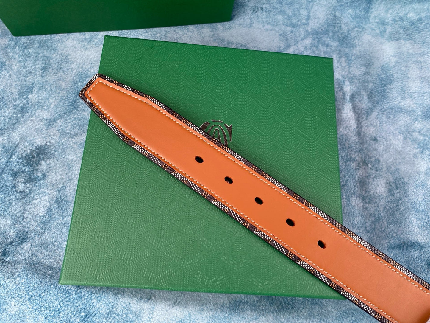 Mehrfarbiger Gürtel