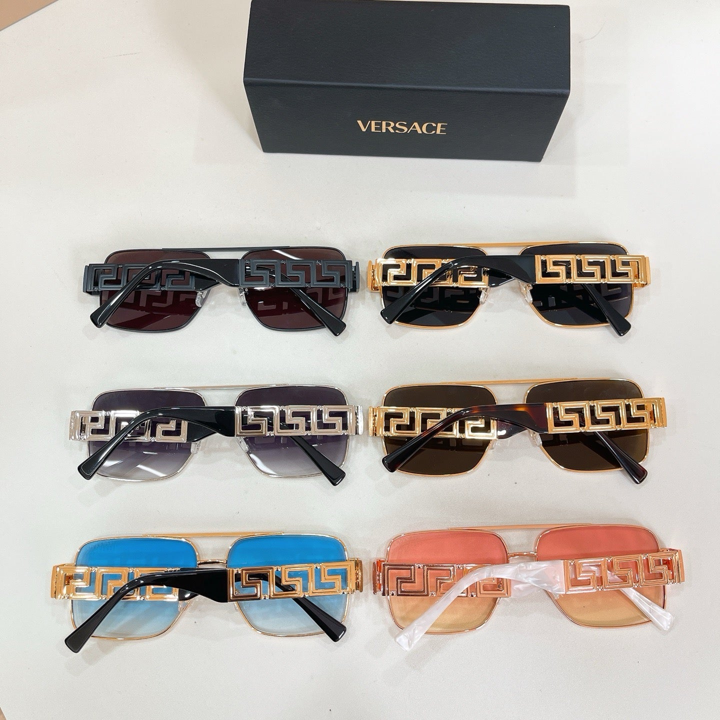 Mehrfarbige Sonnenbrille