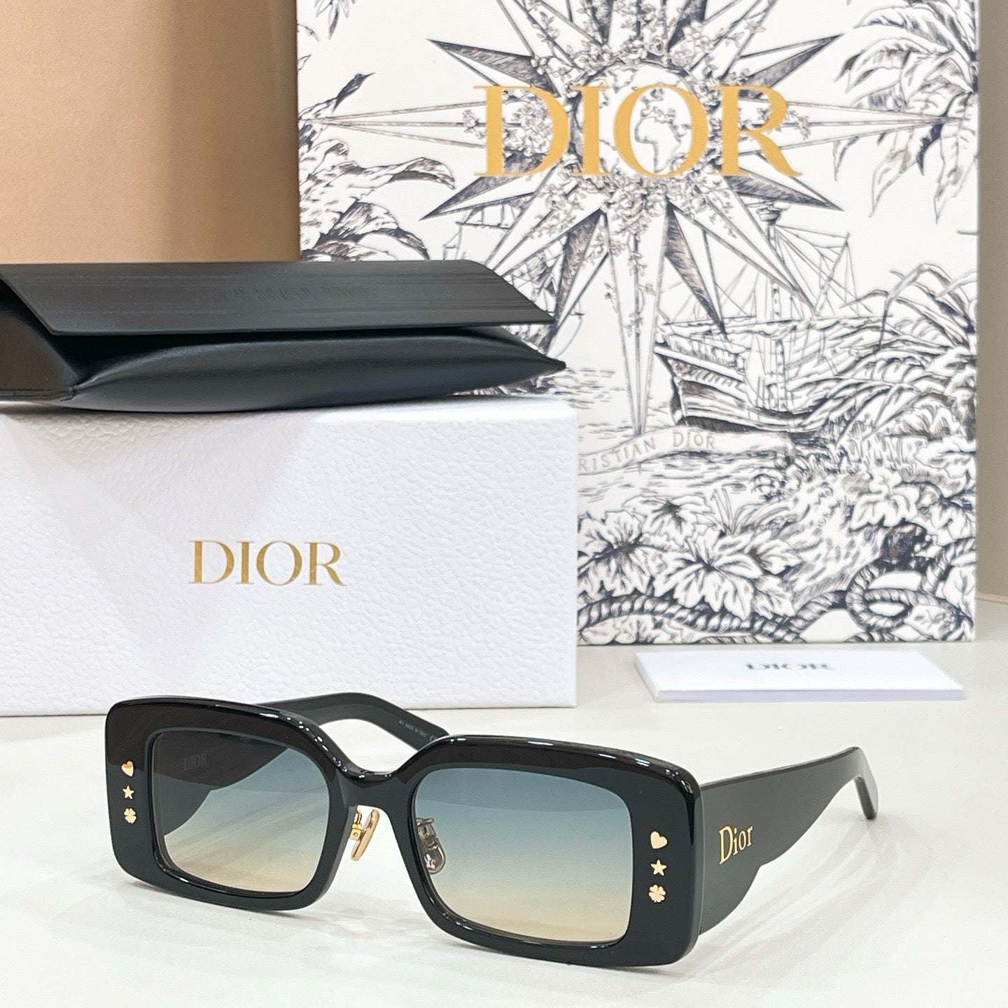 Mehrfarbige Sonnenbrille