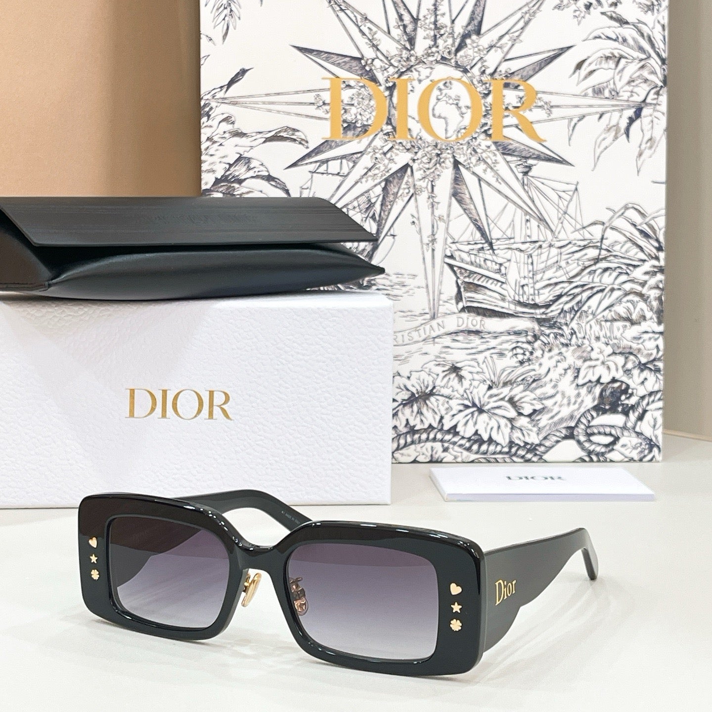 Mehrfarbige Sonnenbrille