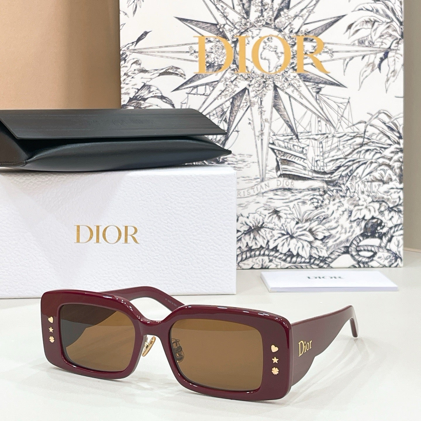 Mehrfarbige Sonnenbrille