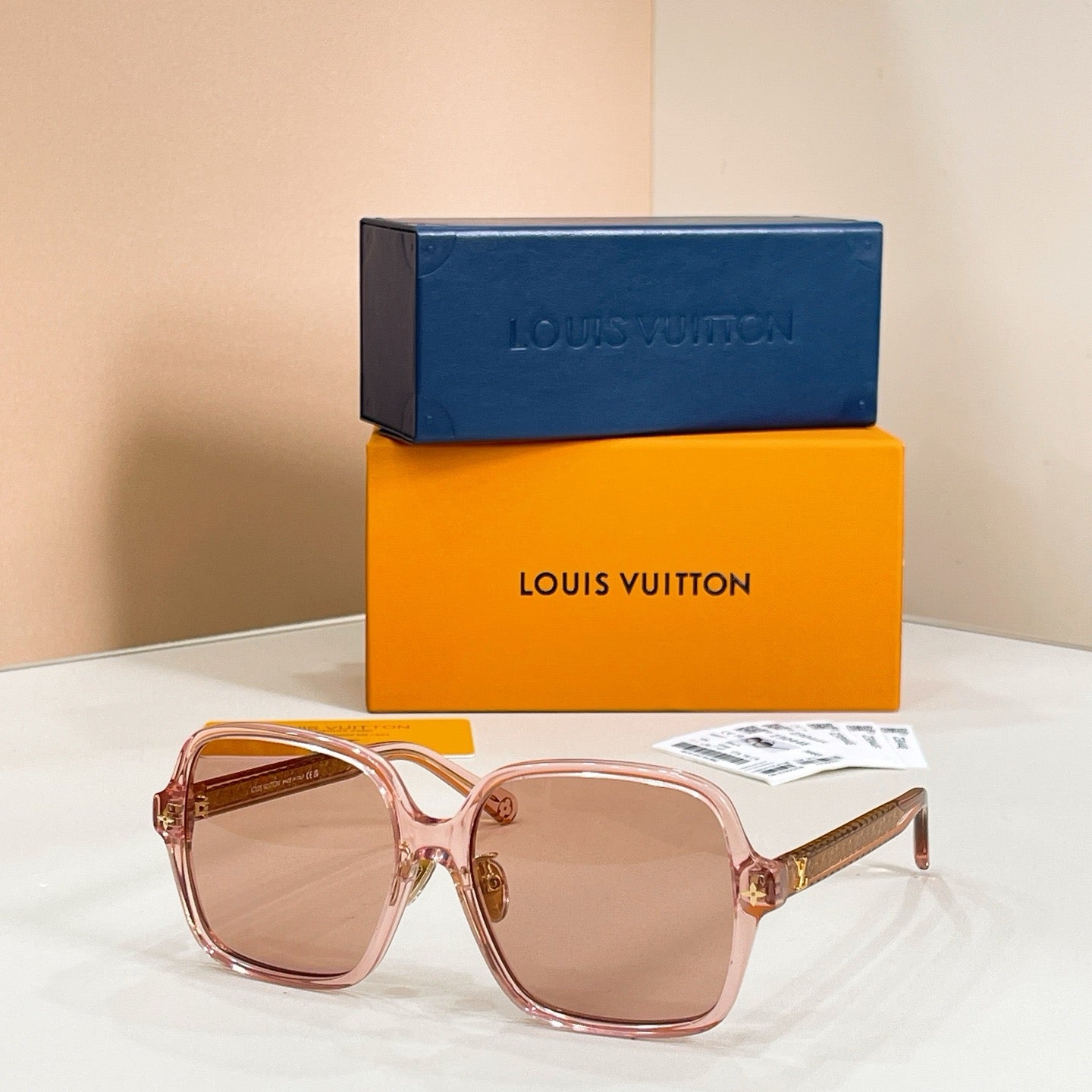 Mehrfarbige Sonnenbrille