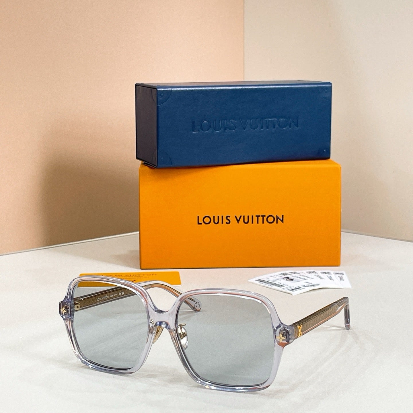 Mehrfarbige Sonnenbrille