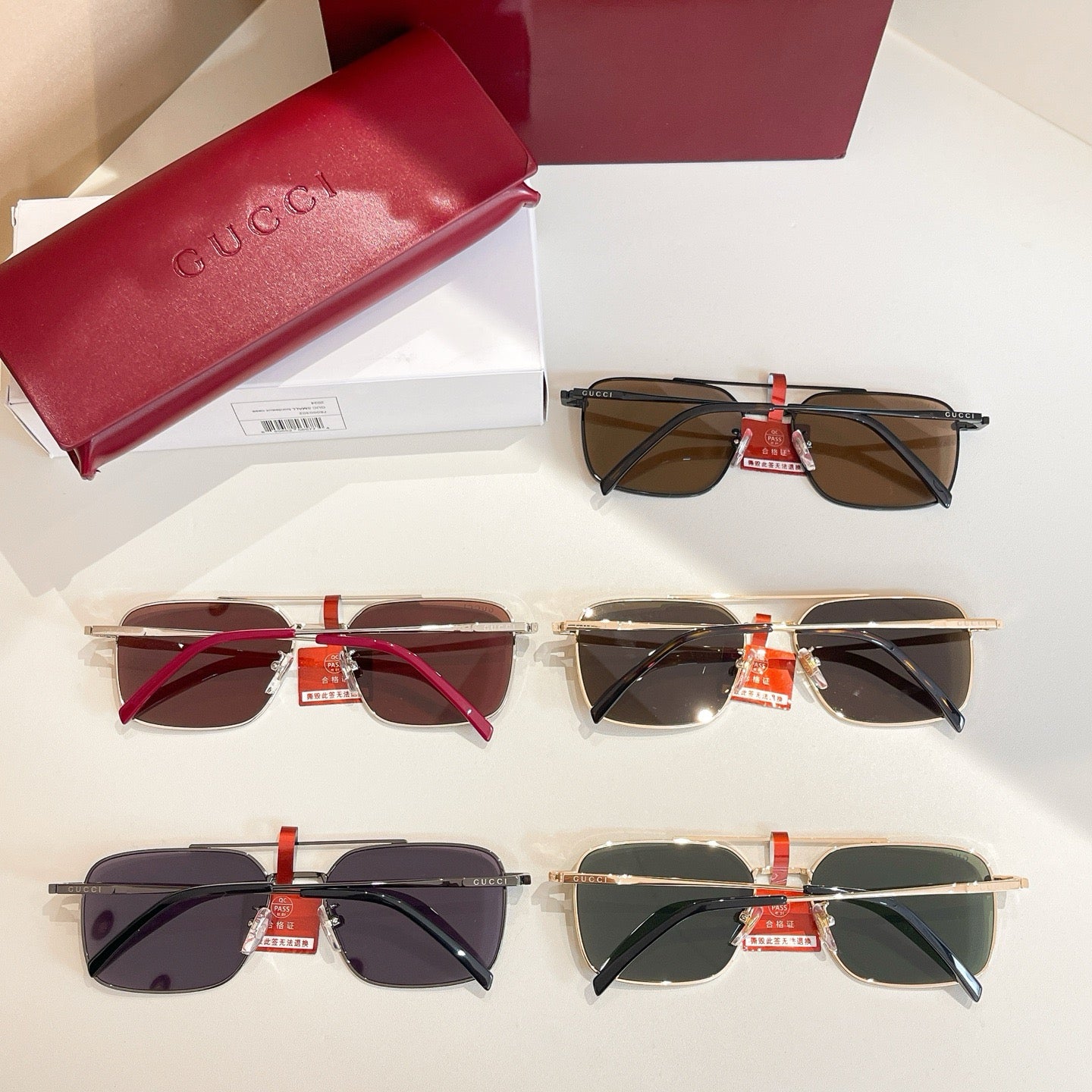Mehrfarbige Sonnenbrille