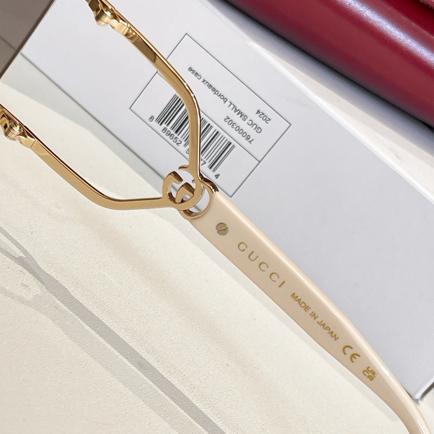 Mehrfarbige Sonnenbrille