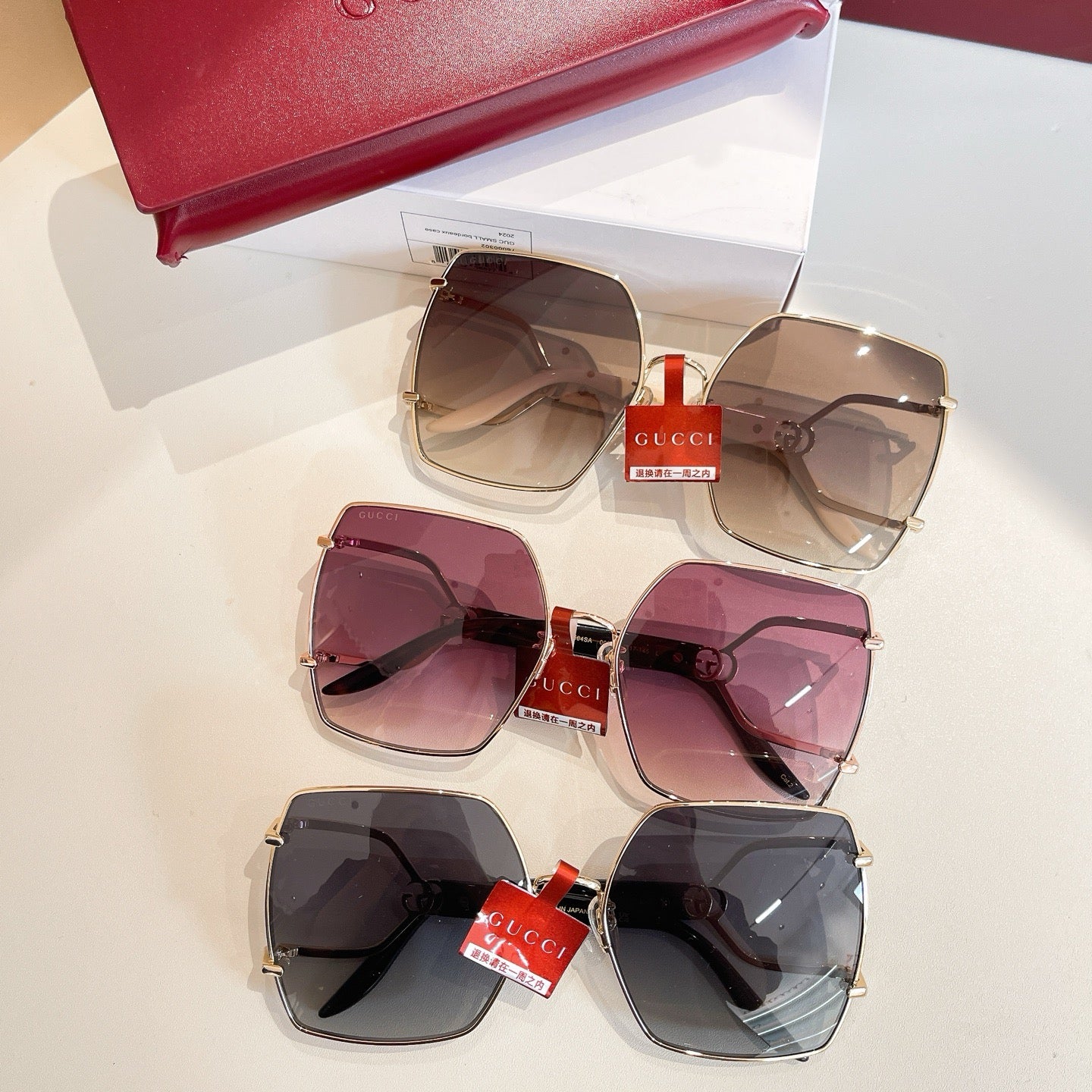 Mehrfarbige Sonnenbrille