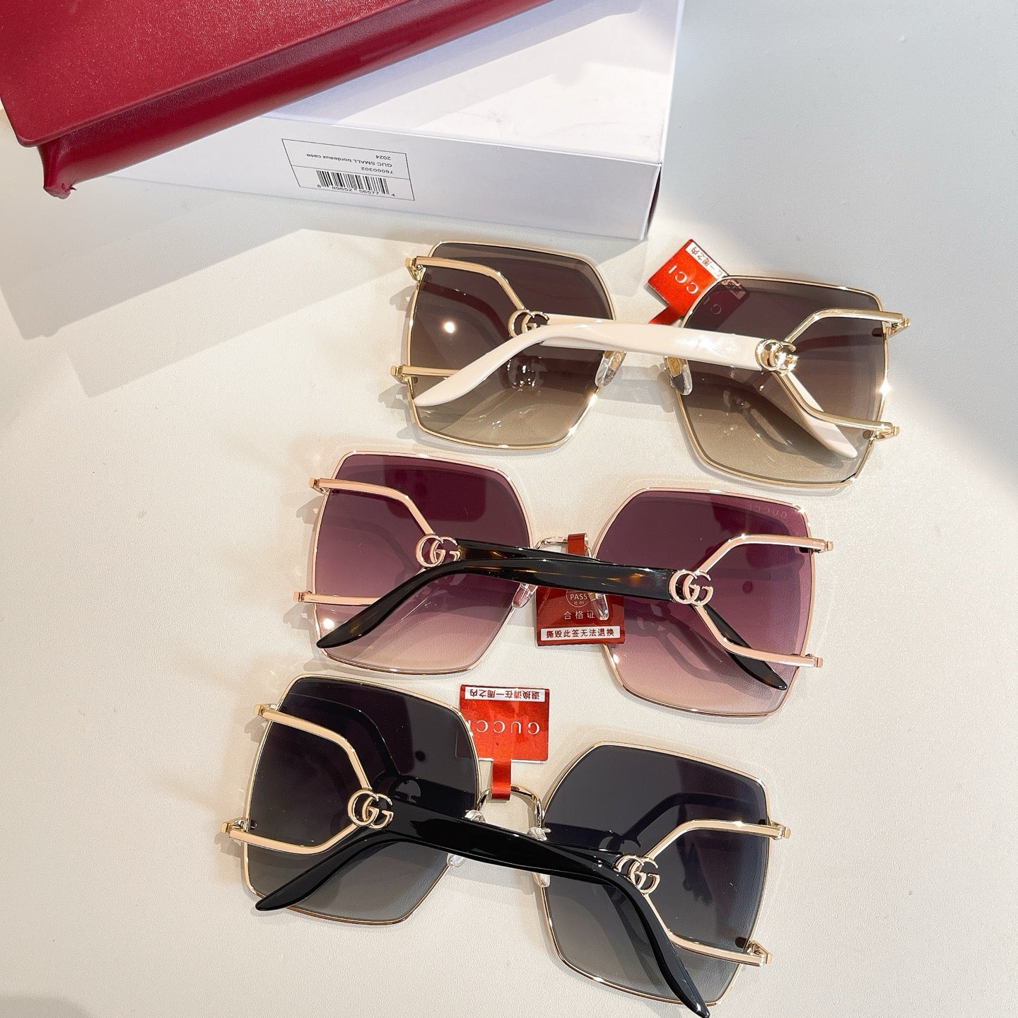 Mehrfarbige Sonnenbrille