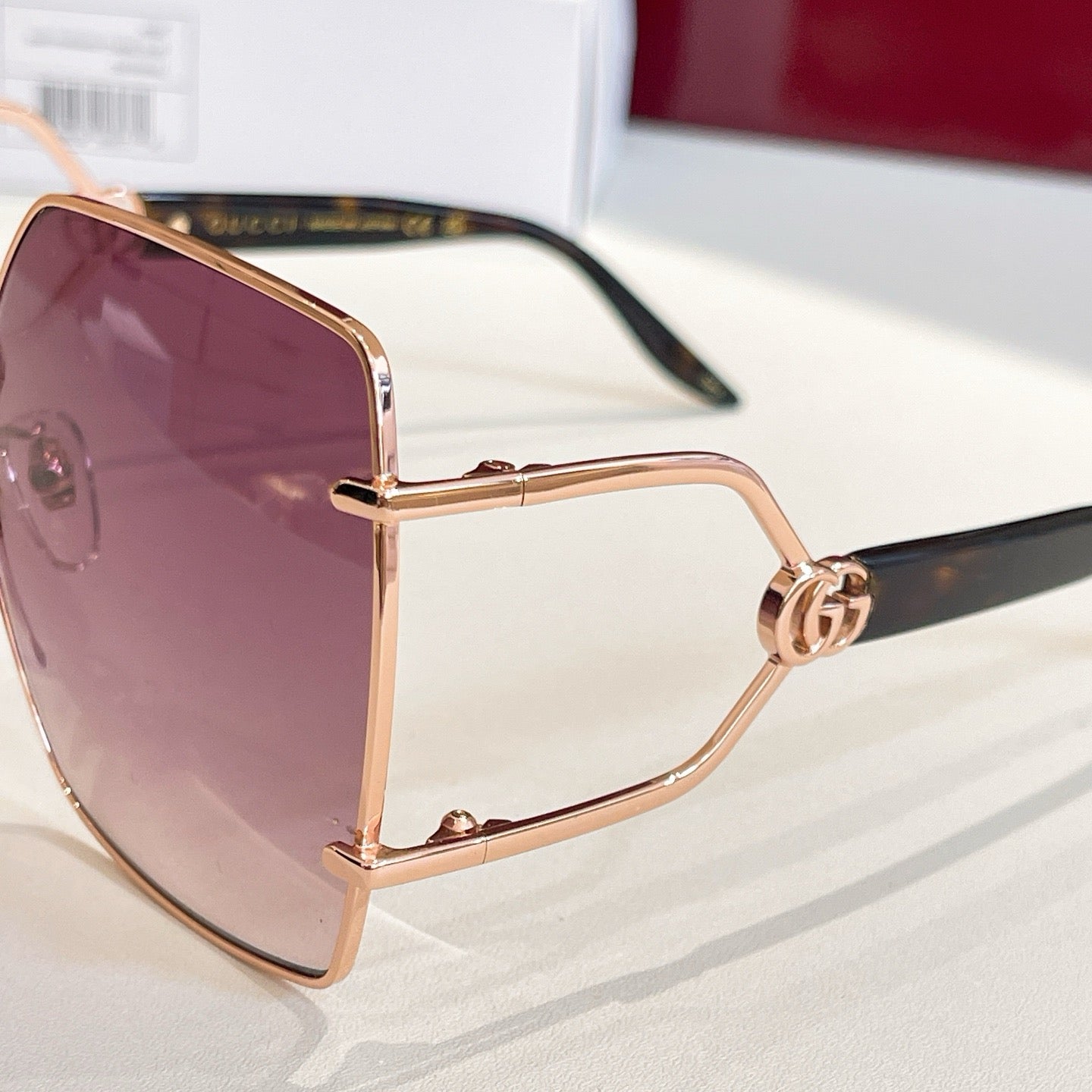 Mehrfarbige Sonnenbrille
