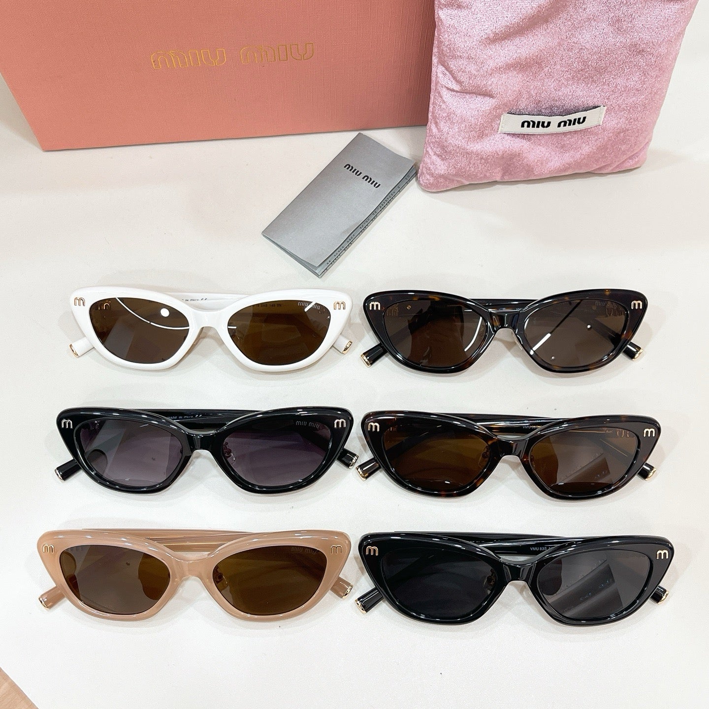 Mehrfarbige Sonnenbrille