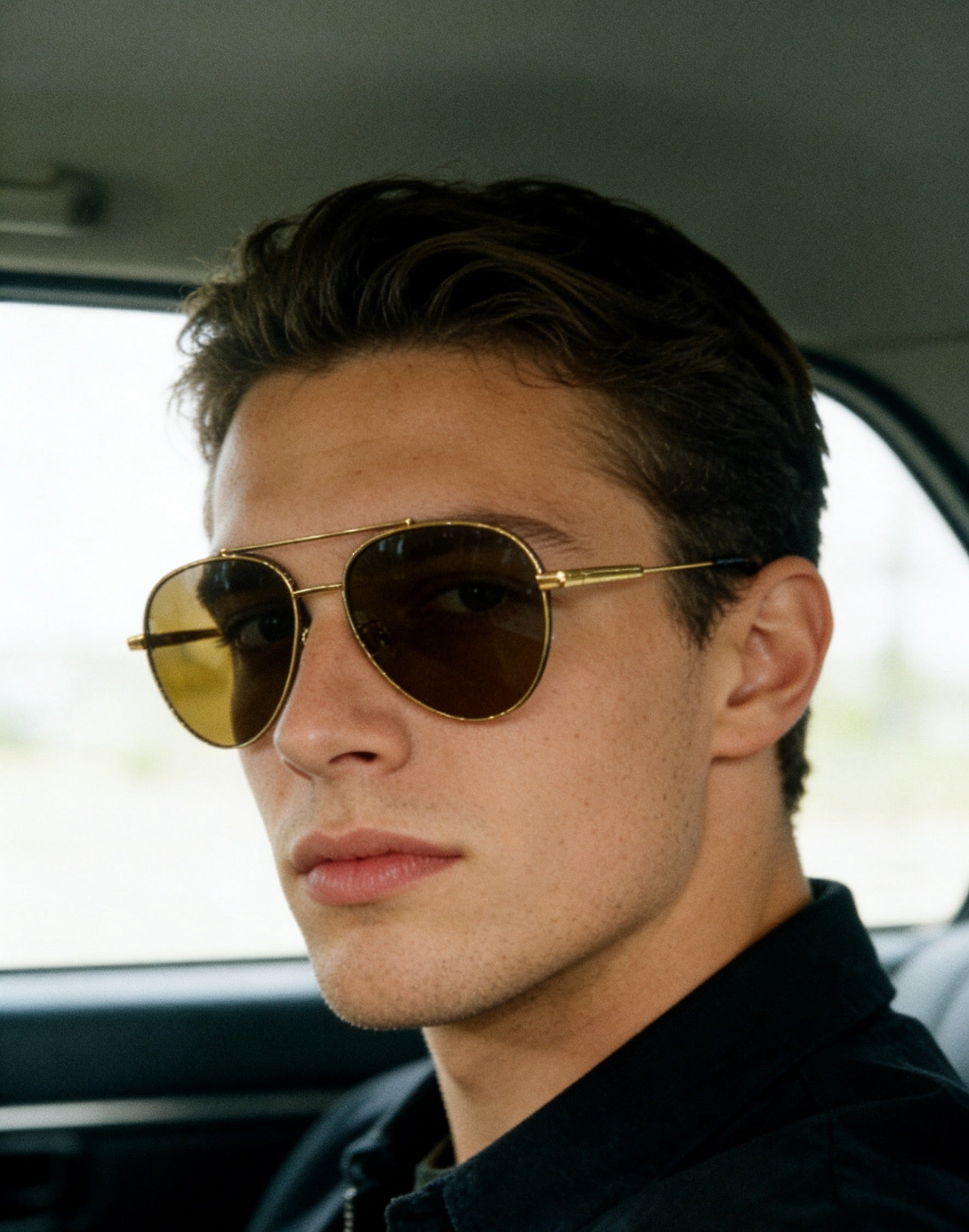 Mehrfarbige Sonnenbrille