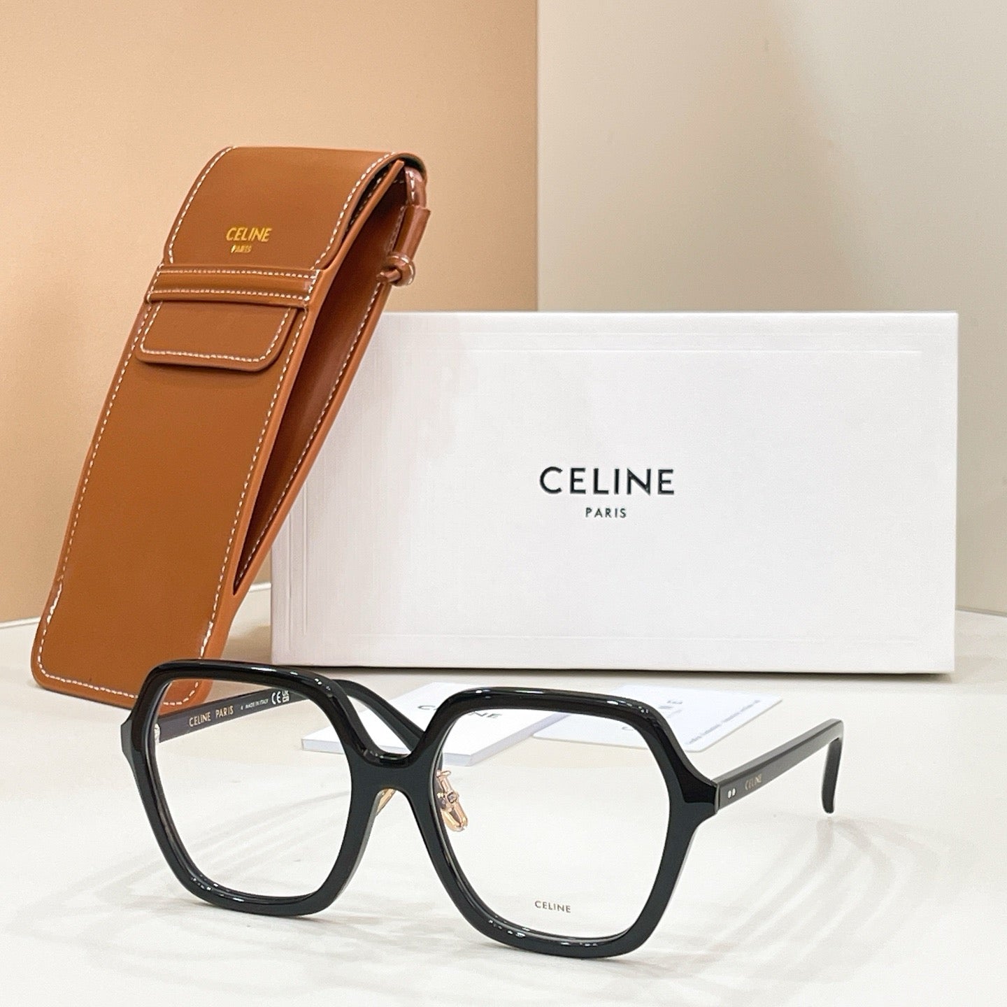 Mehrfarbige Sonnenbrille