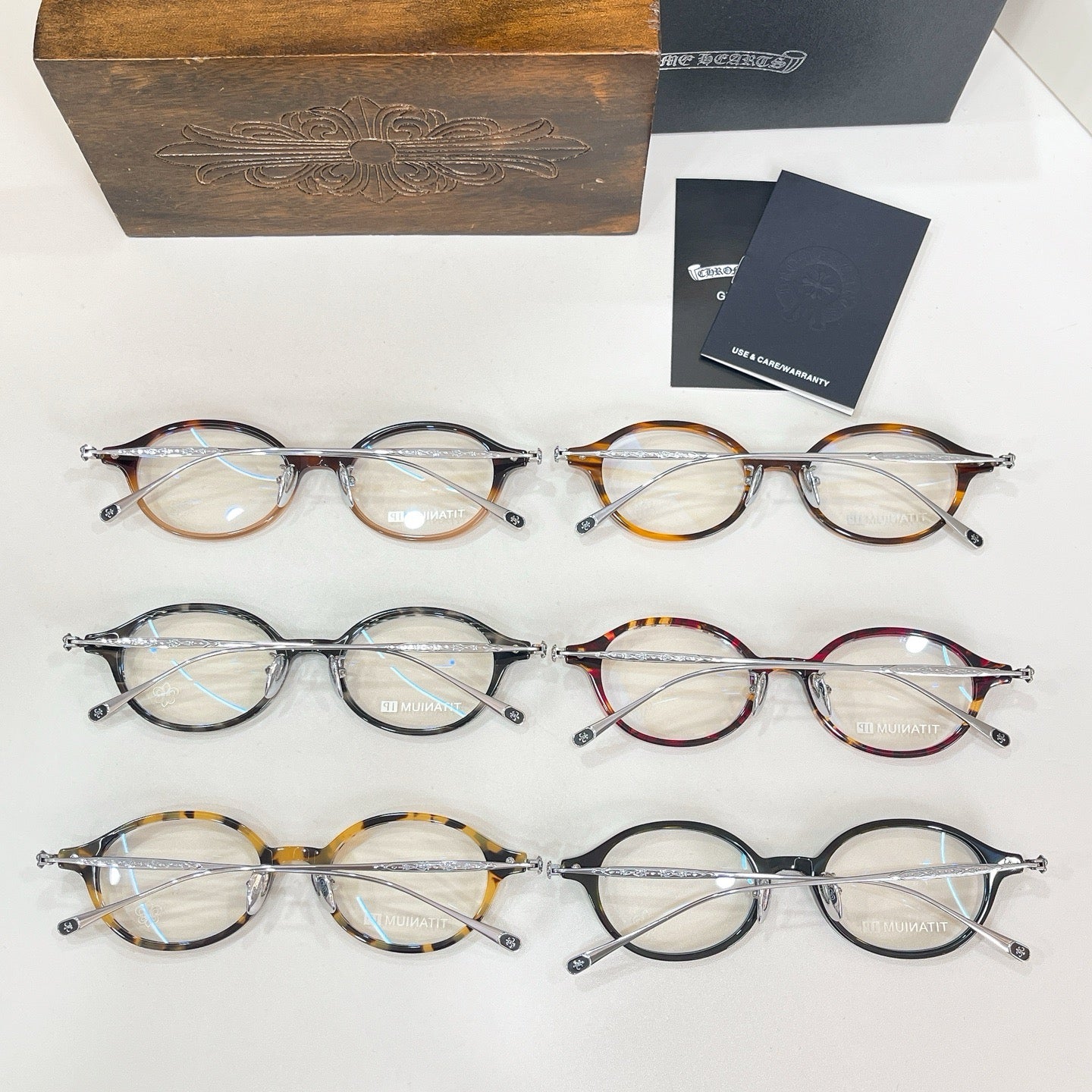 Mehrfarbige Sonnenbrille