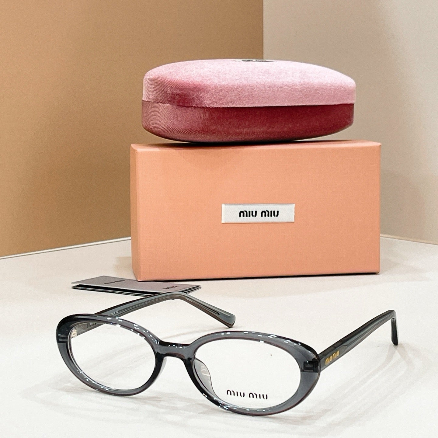 Mehrfarbige Sonnenbrille