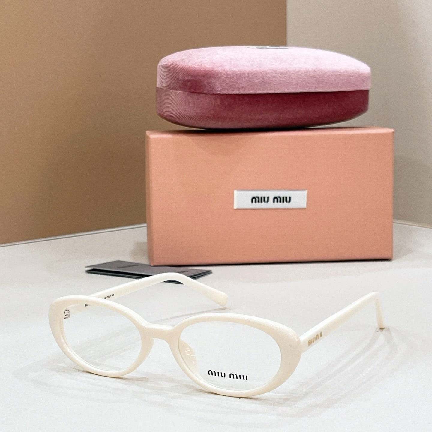Mehrfarbige Sonnenbrille