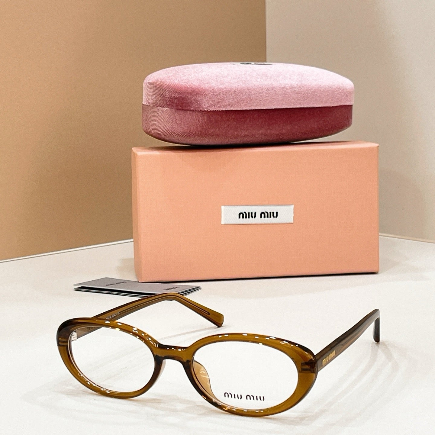 Mehrfarbige Sonnenbrille