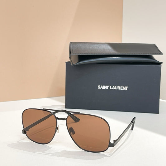 Mehrfarbige Sonnenbrille