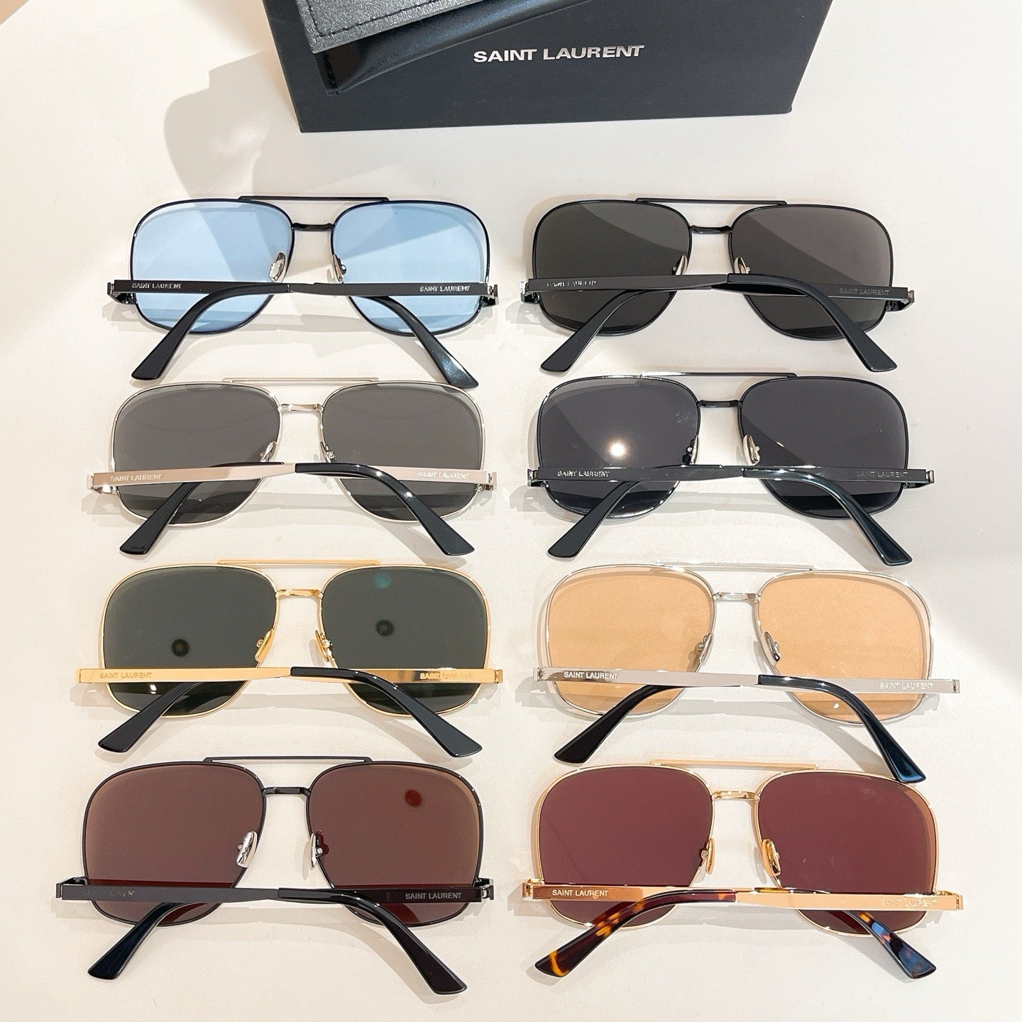 Mehrfarbige Sonnenbrille