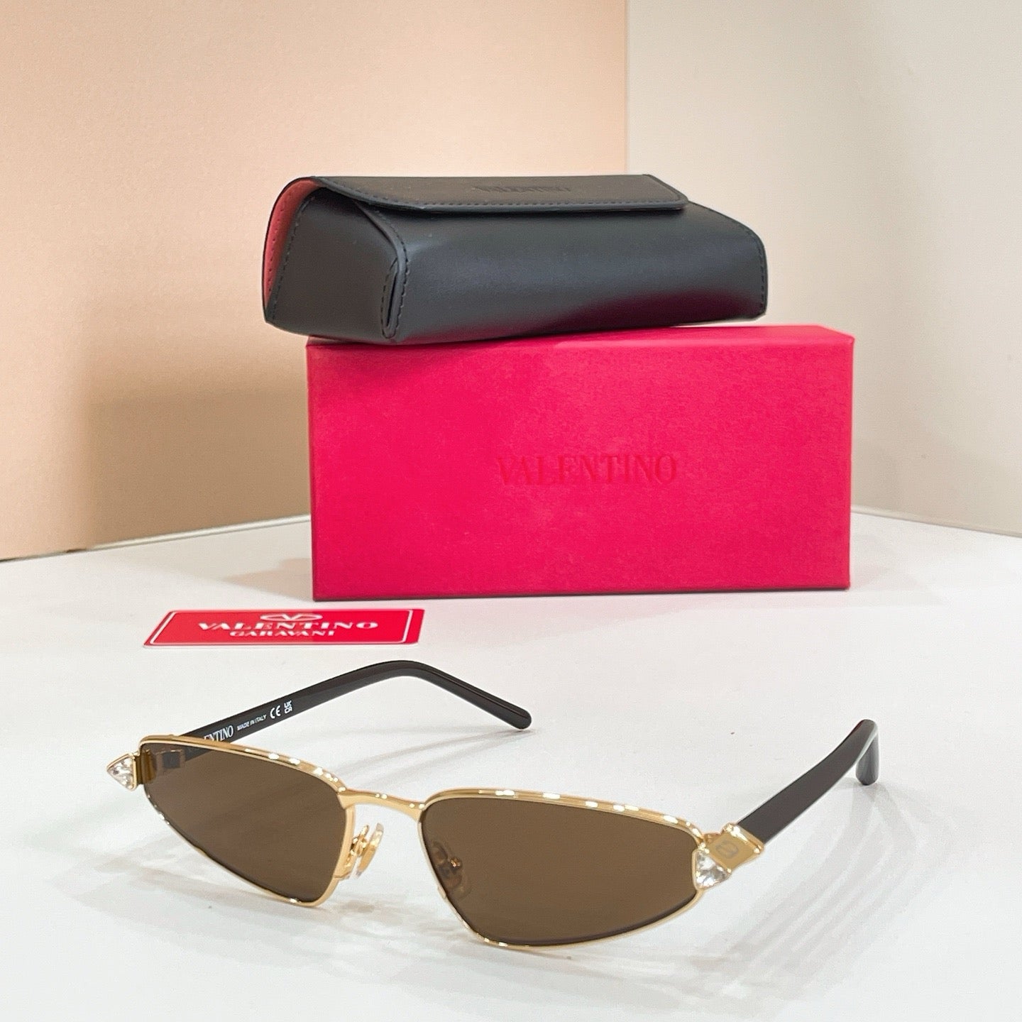 Mehrfarbige Sonnenbrille