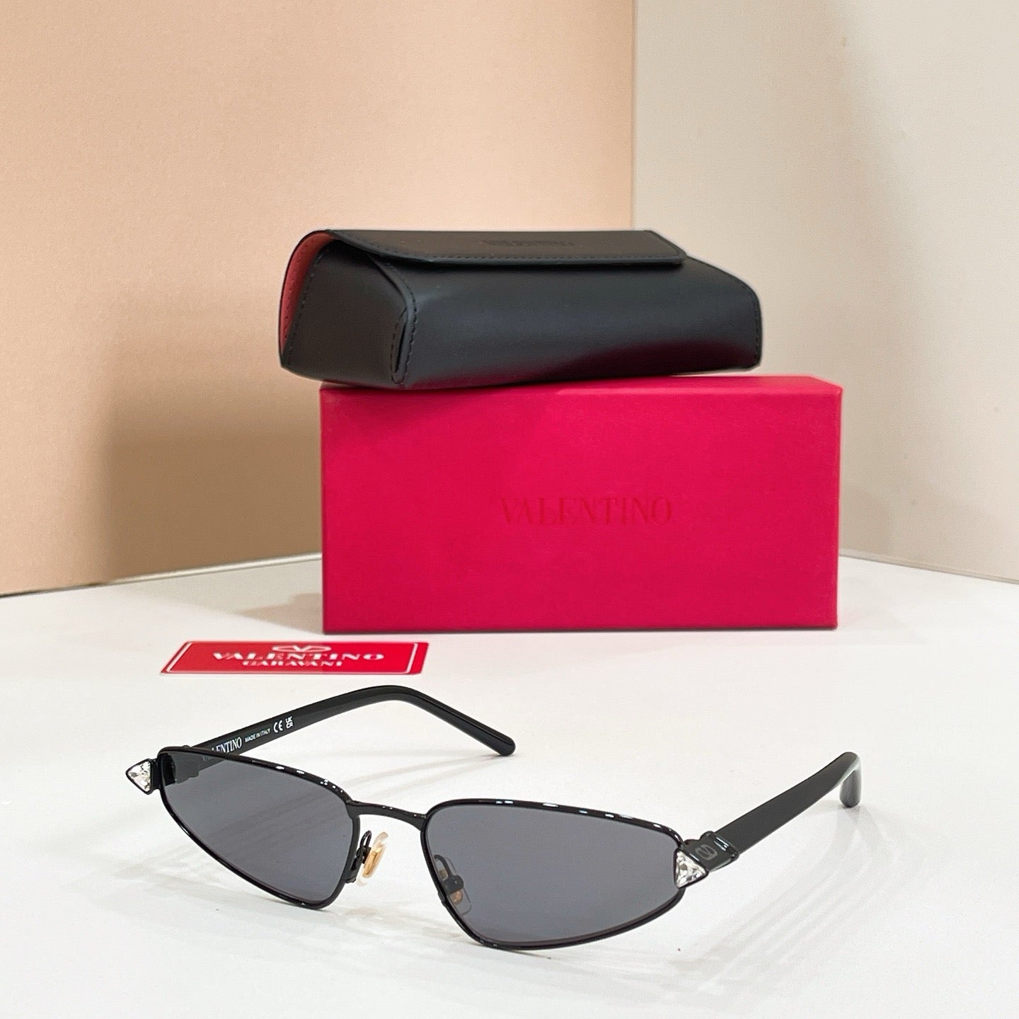 Mehrfarbige Sonnenbrille
