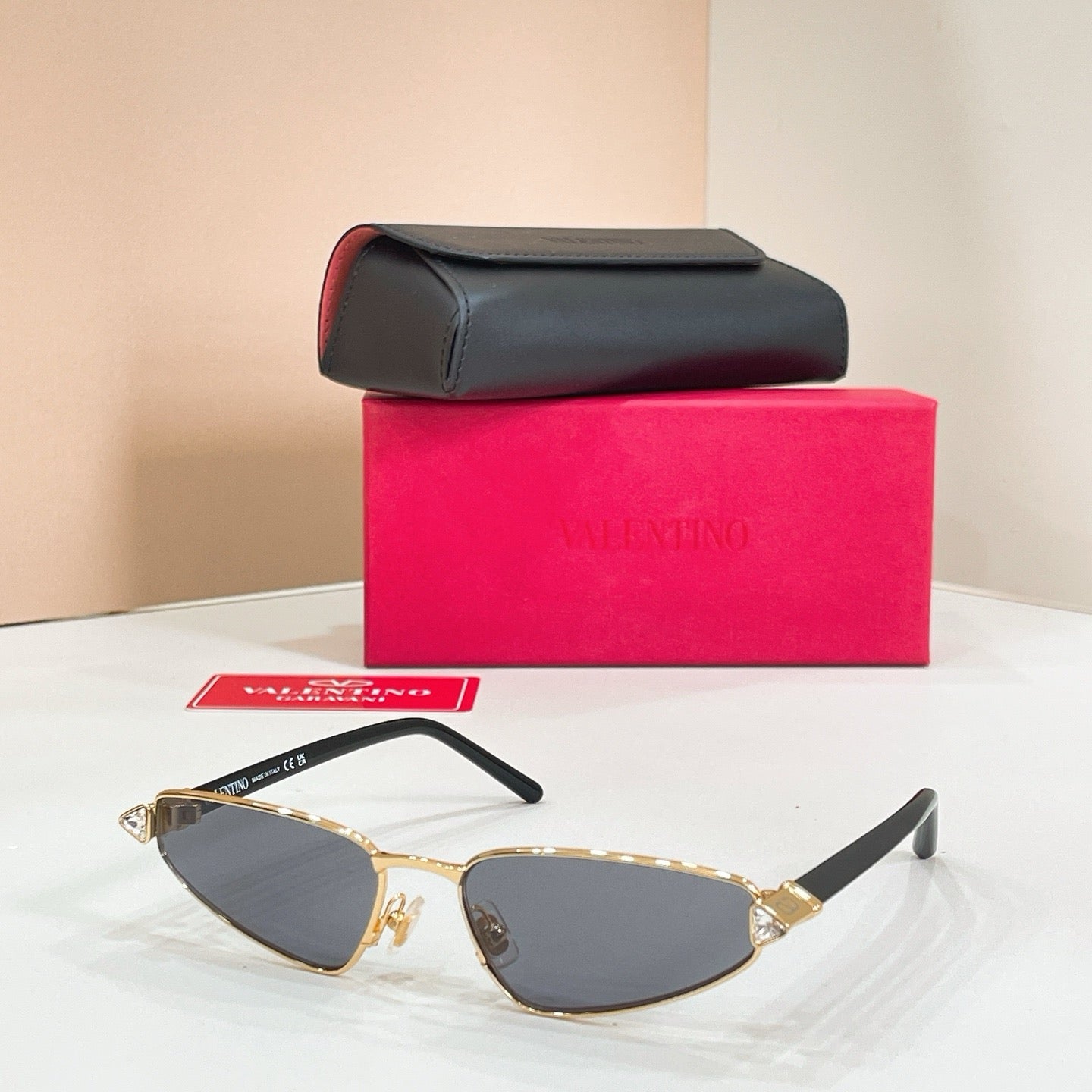 Mehrfarbige Sonnenbrille