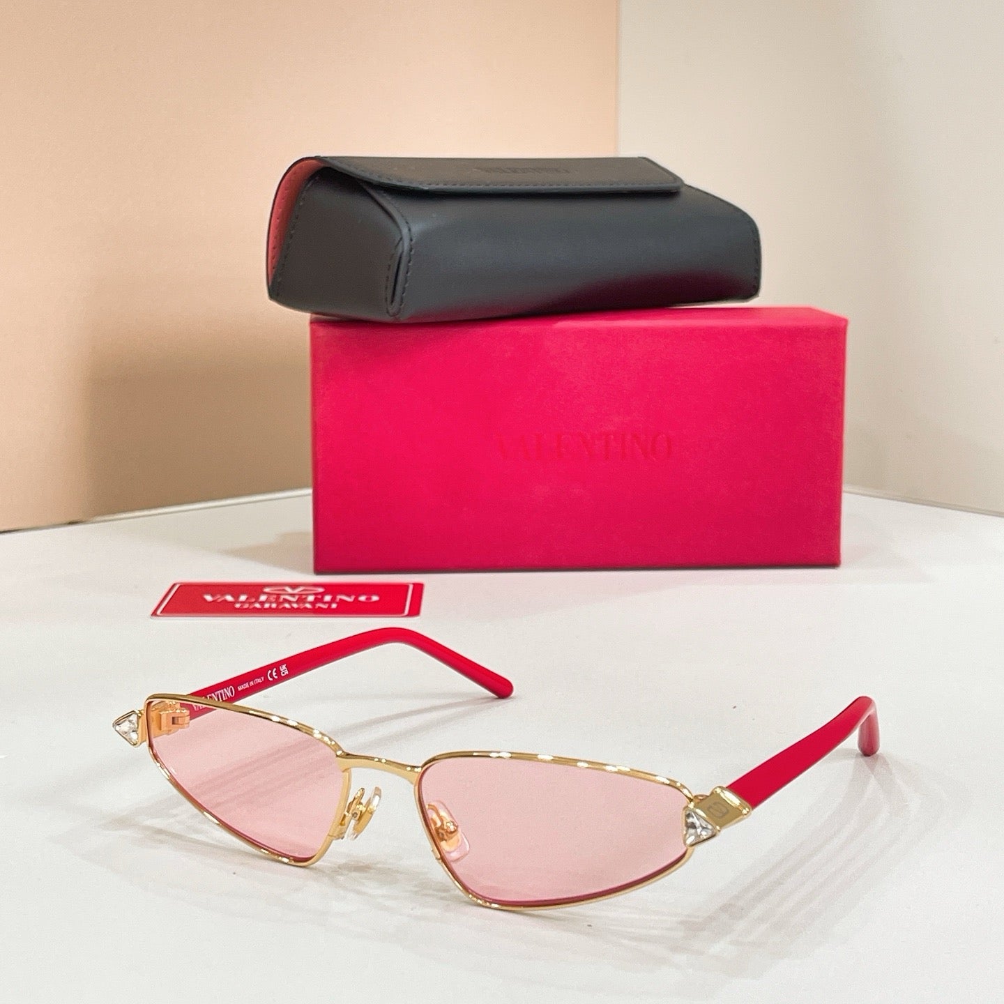 Mehrfarbige Sonnenbrille