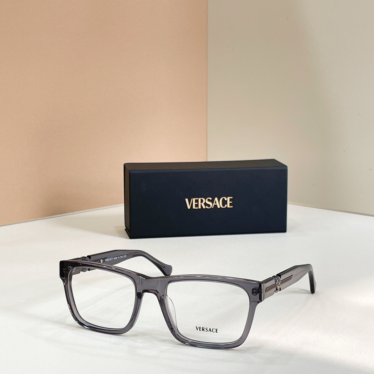 Mehrfarbige Sonnenbrille