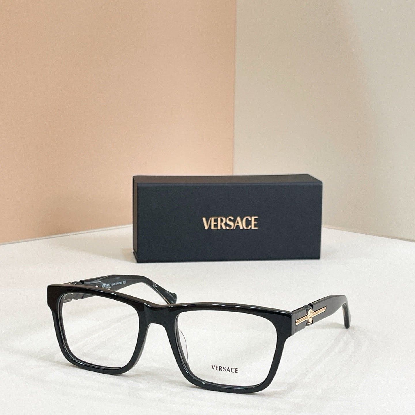 Mehrfarbige Sonnenbrille