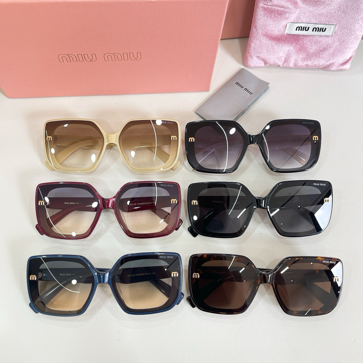 Mehrfarbige Sonnenbrille