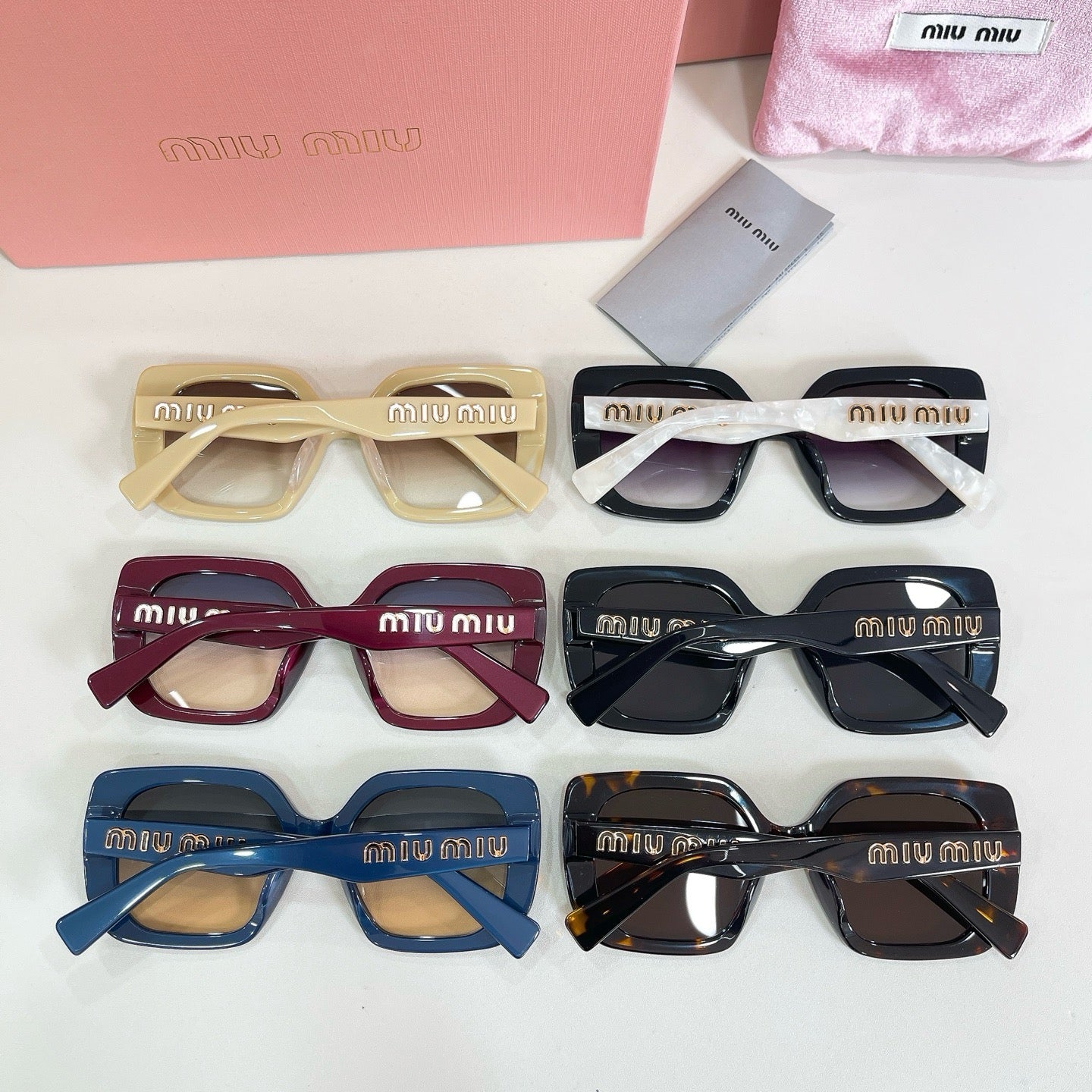 Mehrfarbige Sonnenbrille