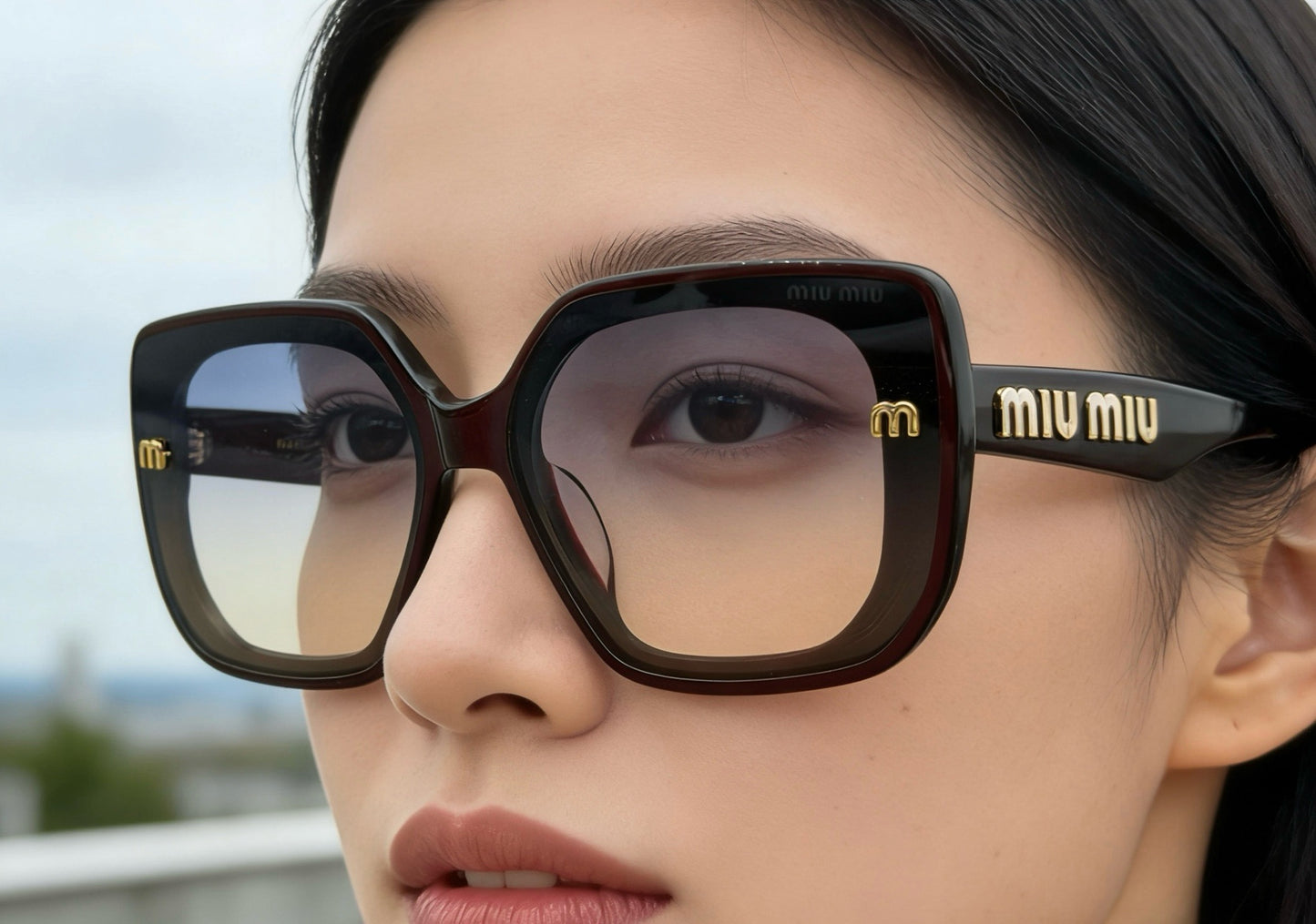 Mehrfarbige Sonnenbrille