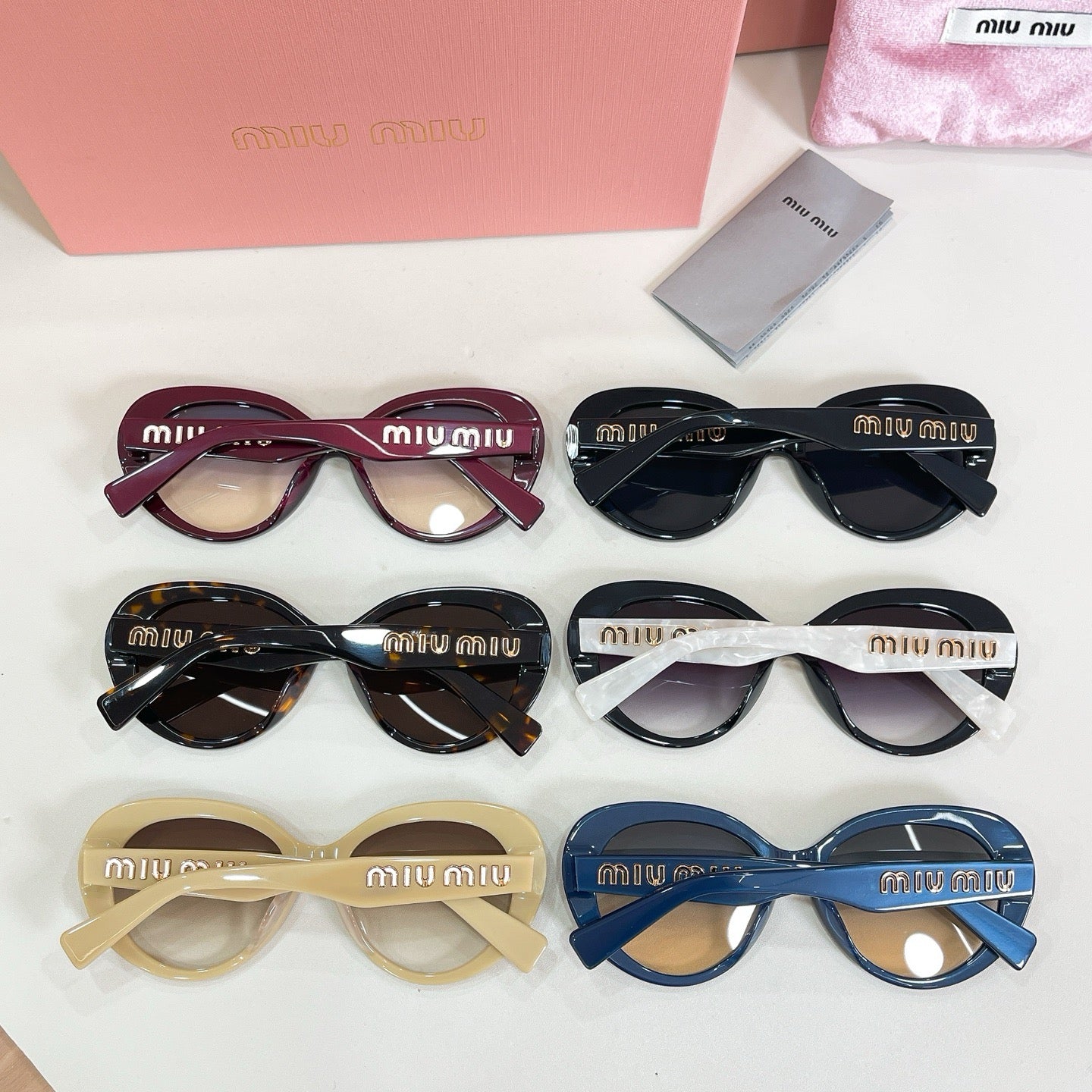 Mehrfarbige Sonnenbrille