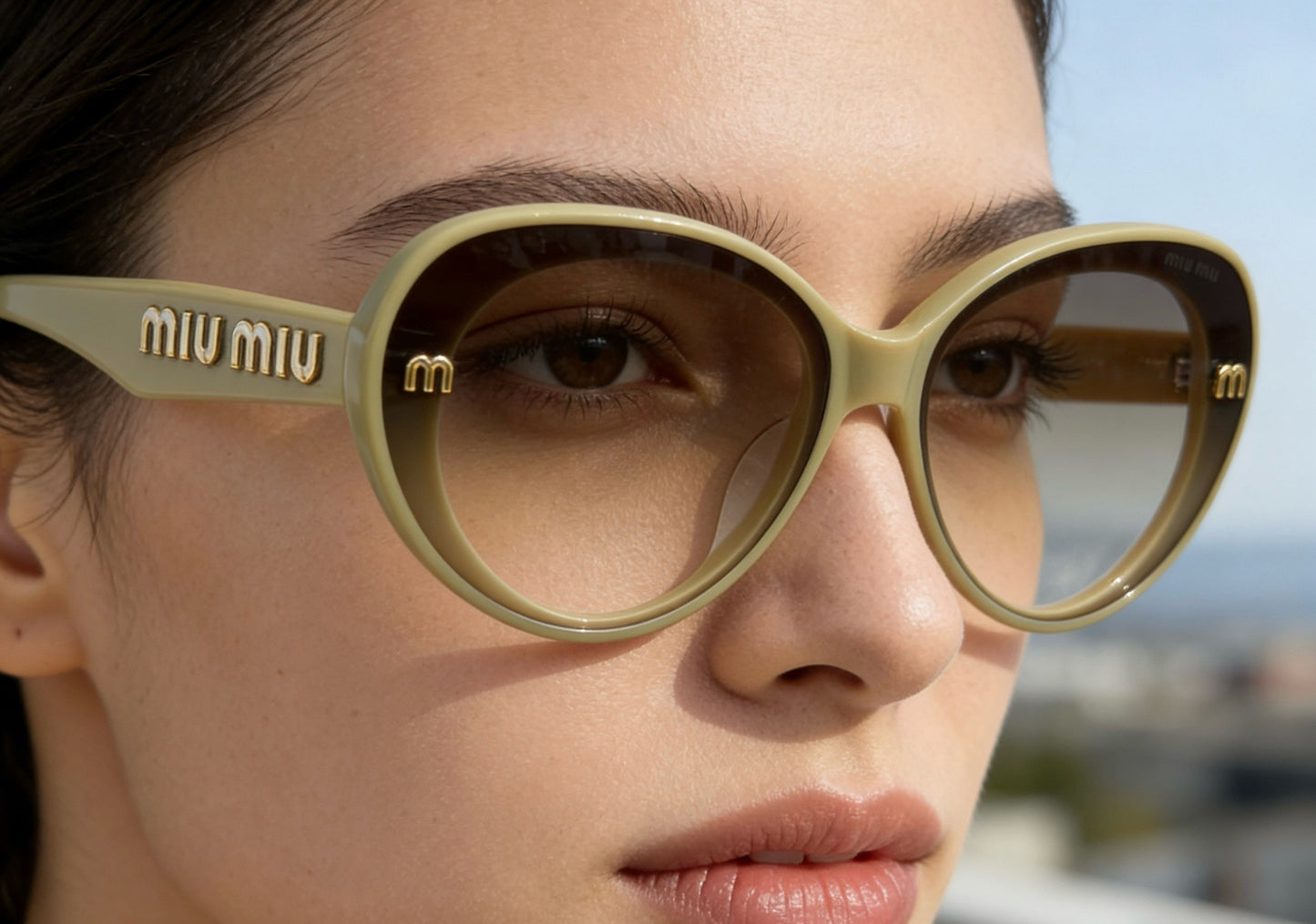 Mehrfarbige Sonnenbrille