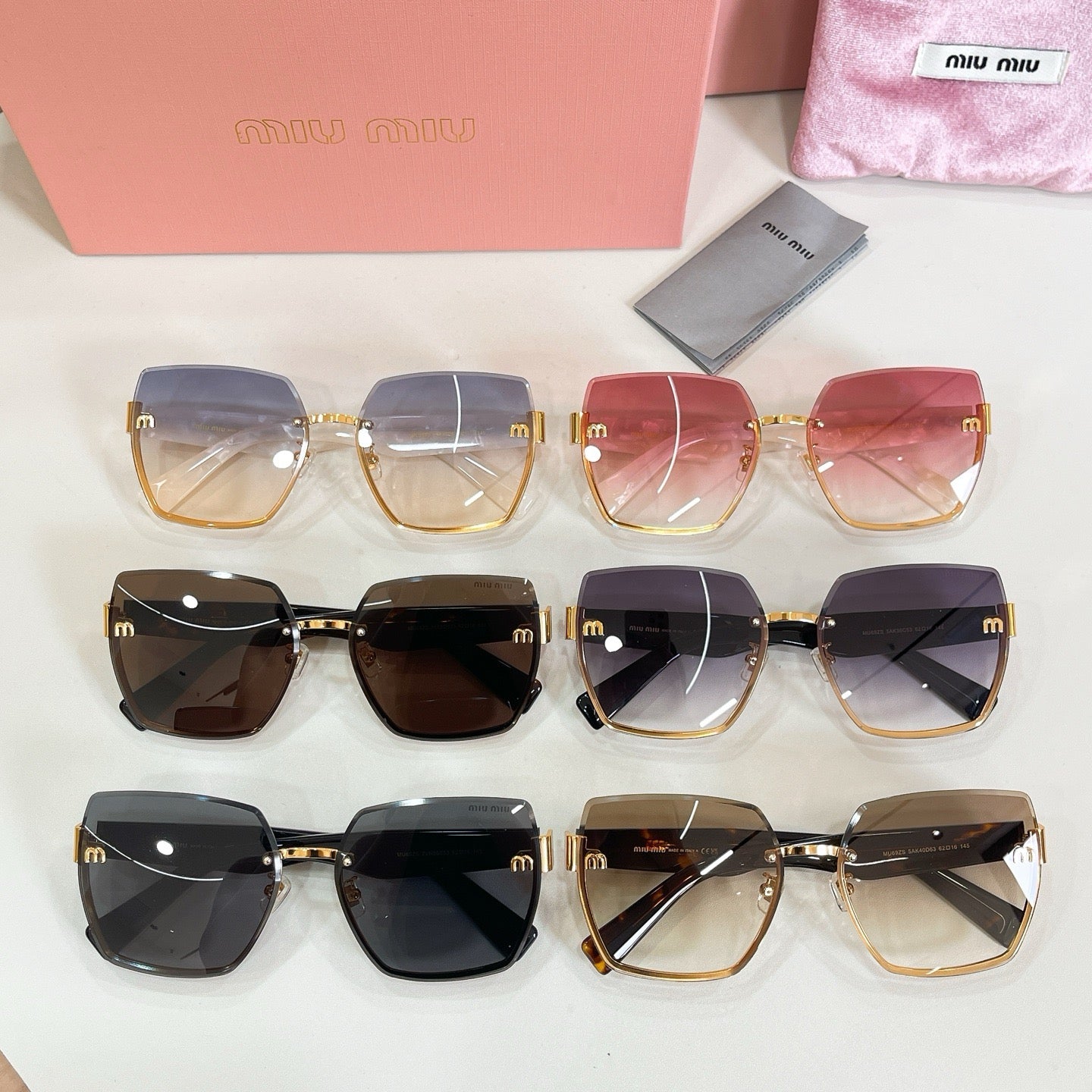Mehrfarbige Sonnenbrille