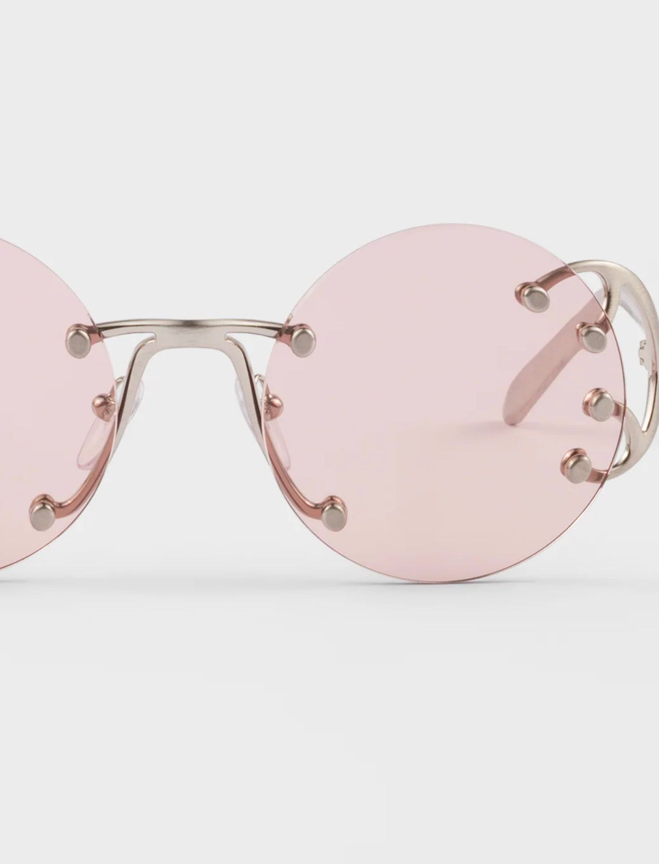 Mehrfarbige Sonnenbrille
