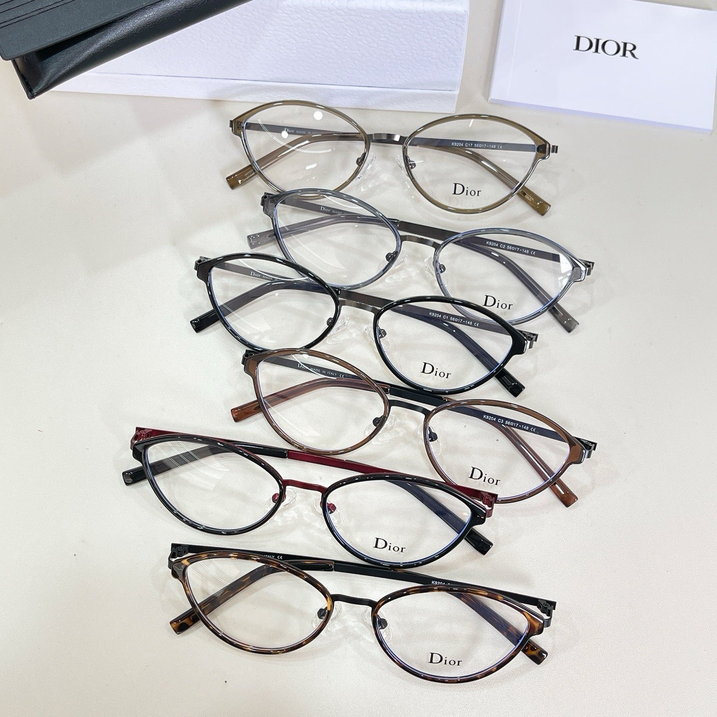 Mehrfarbige Sonnenbrille