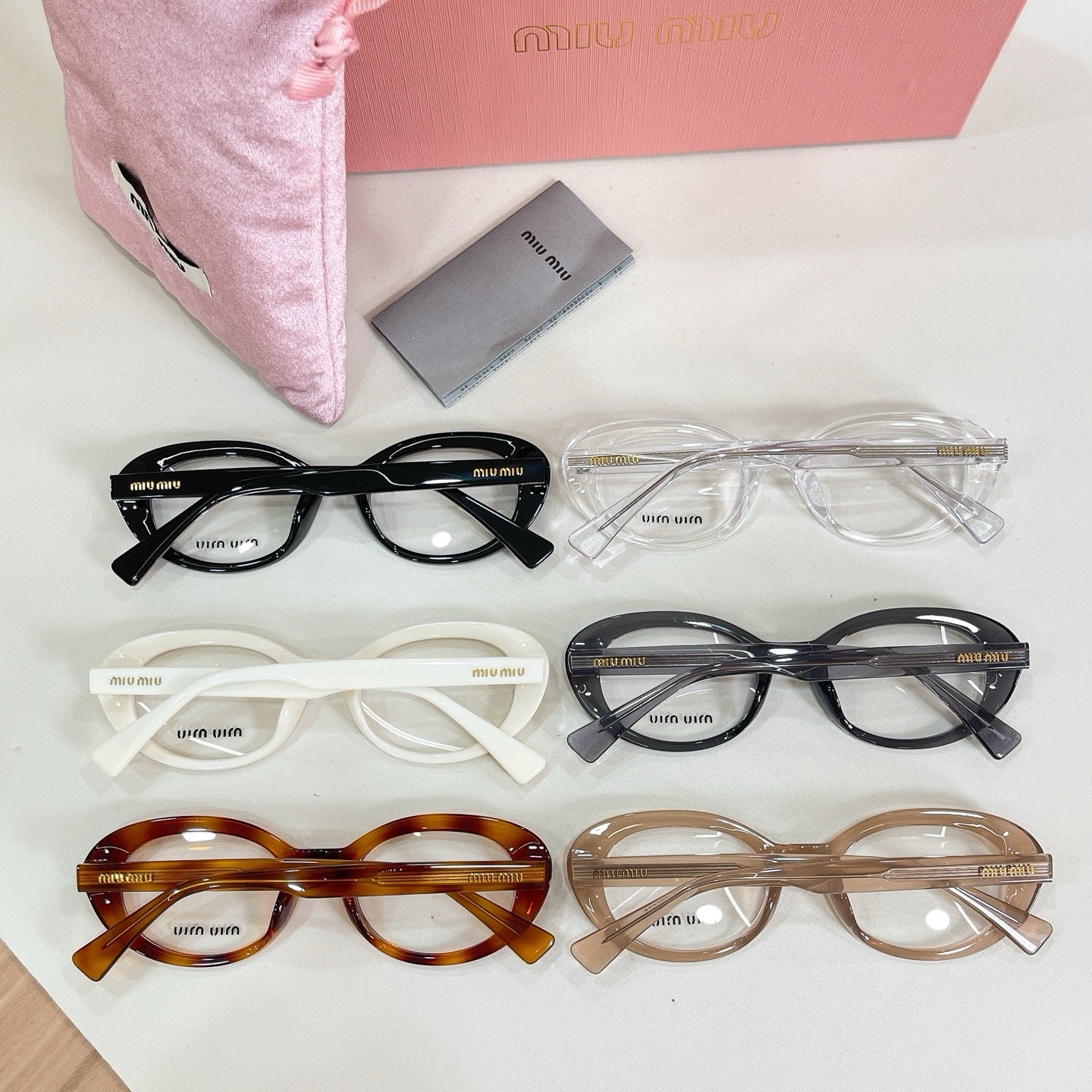 Mehrfarbige Sonnenbrille