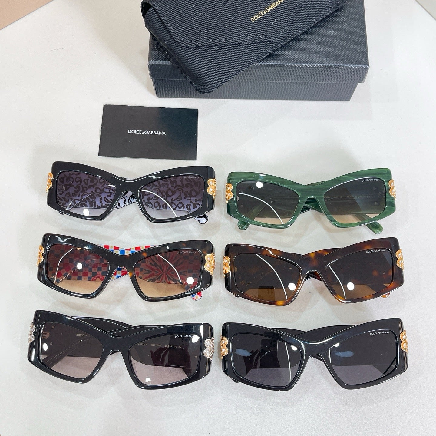 Mehrfarbige Sonnenbrille