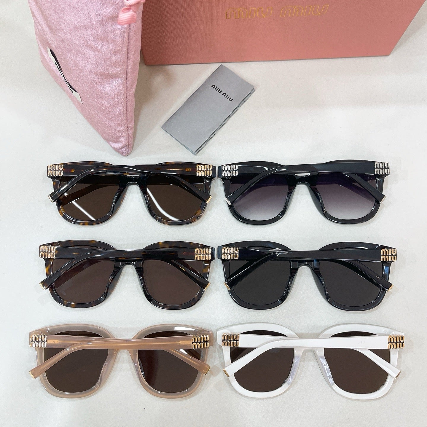 Mehrfarbige Sonnenbrille